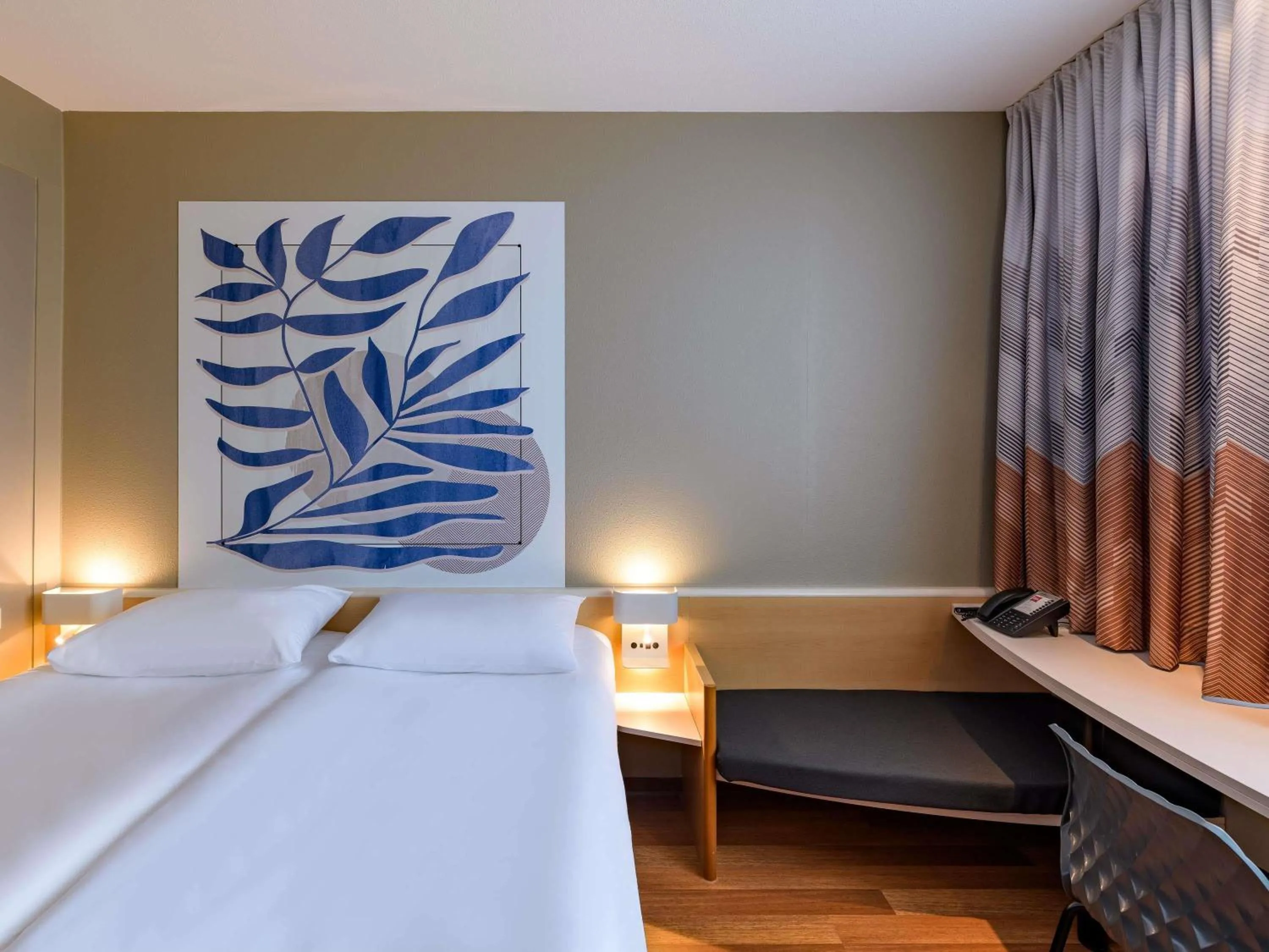 Bedroom, Bed in ibis Heilbronn City