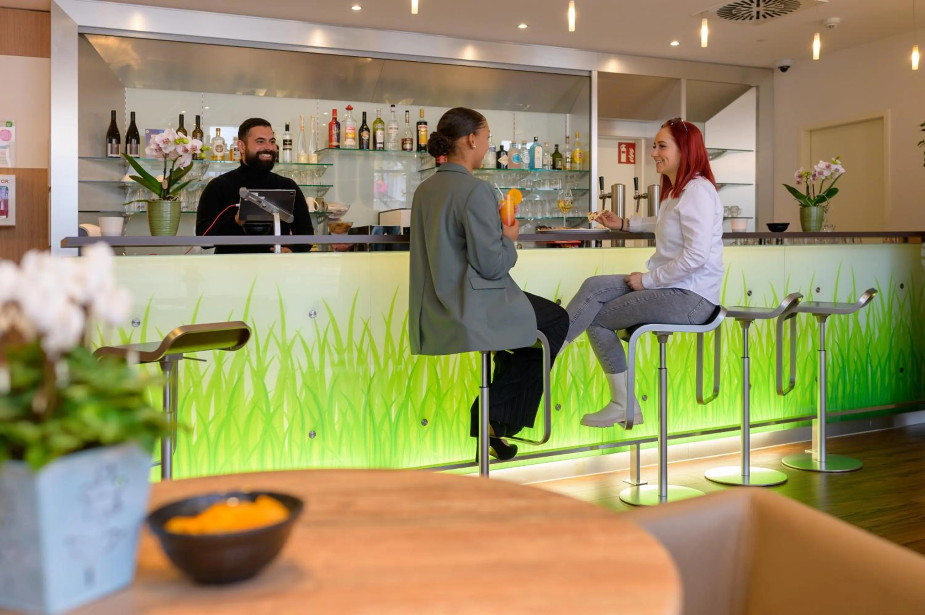 Lounge or bar in ibis Heilbronn City