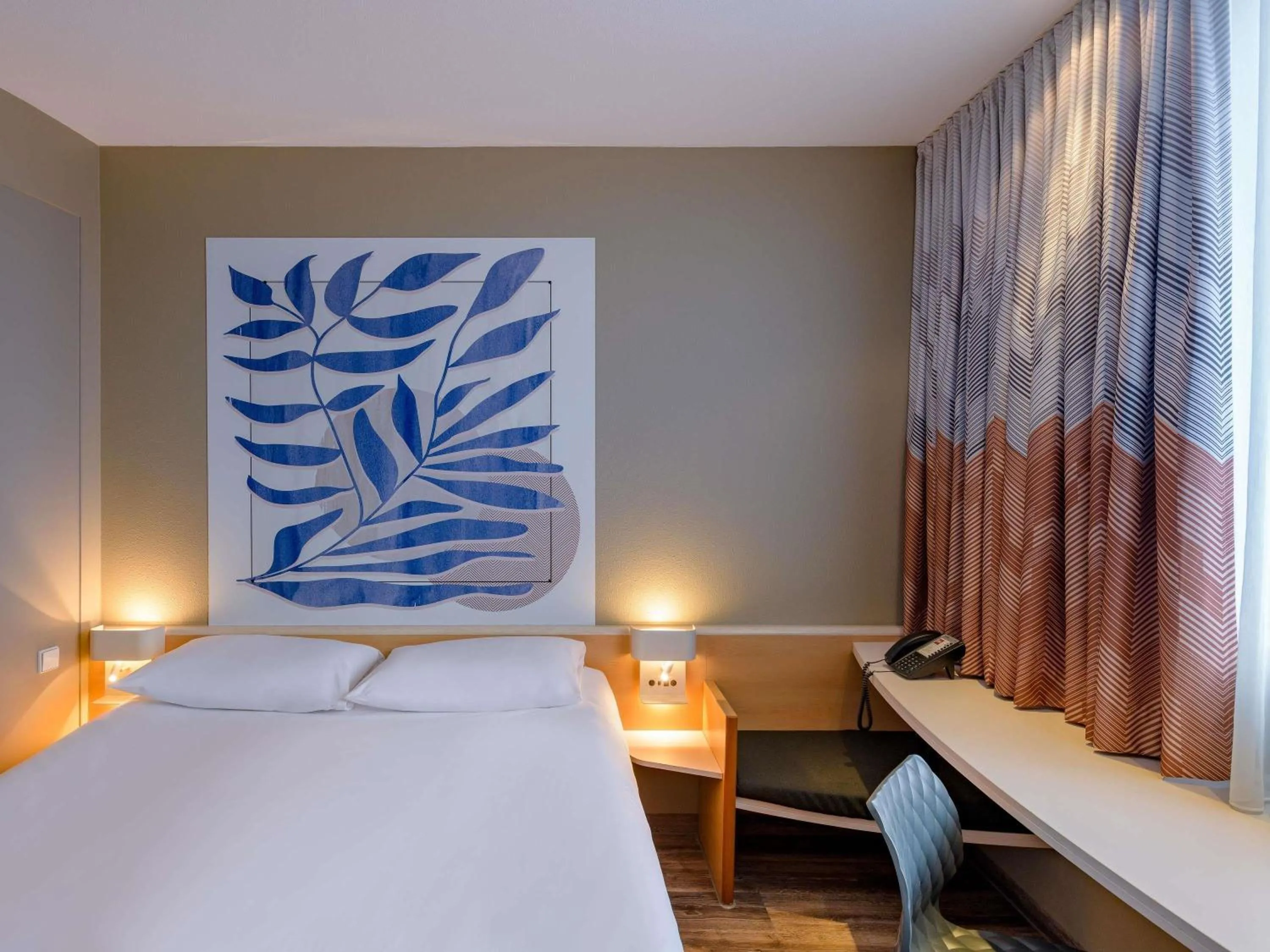 Bedroom, Bed in ibis Heilbronn City