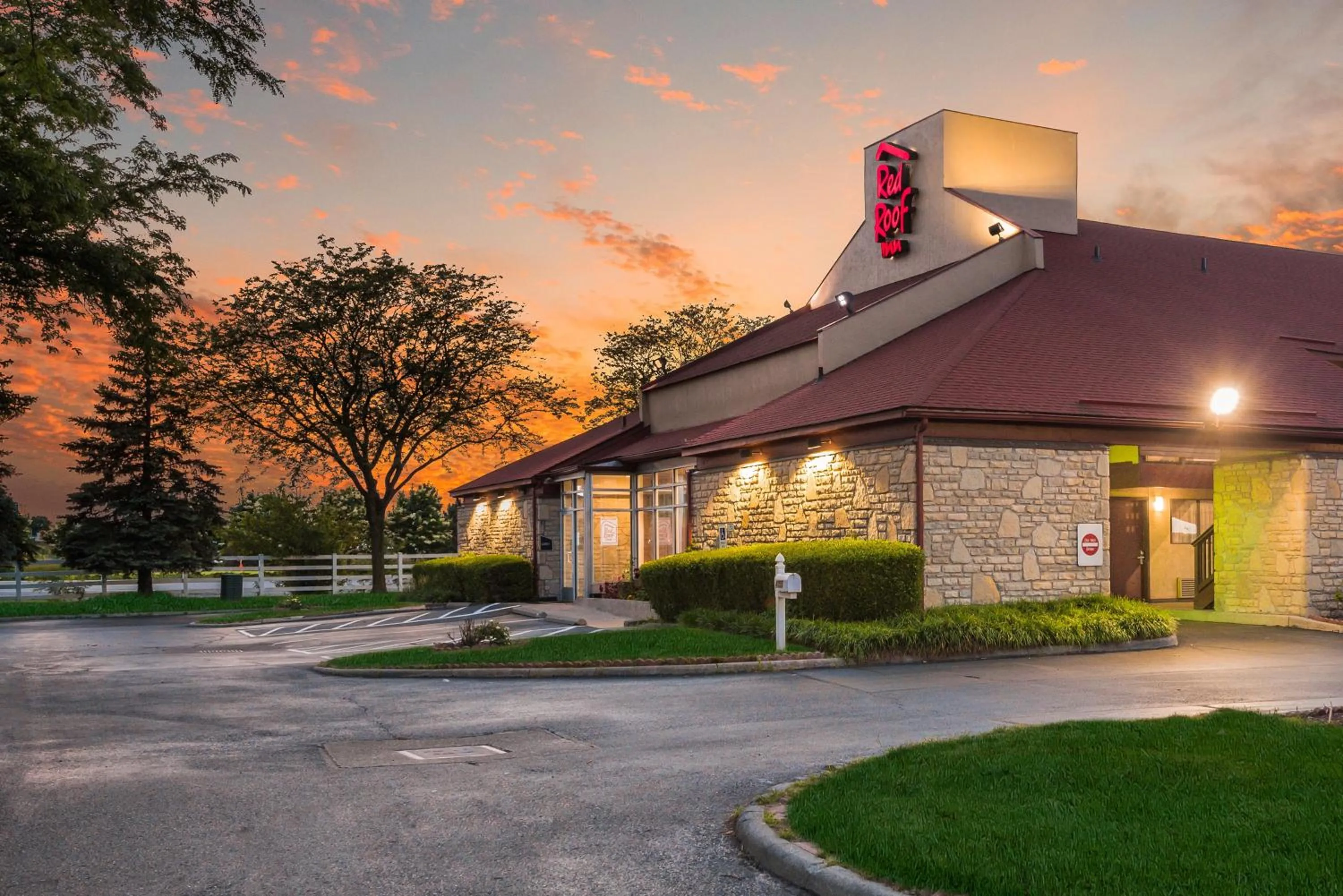 Property building in Red Roof Inn Columbus - Grove City