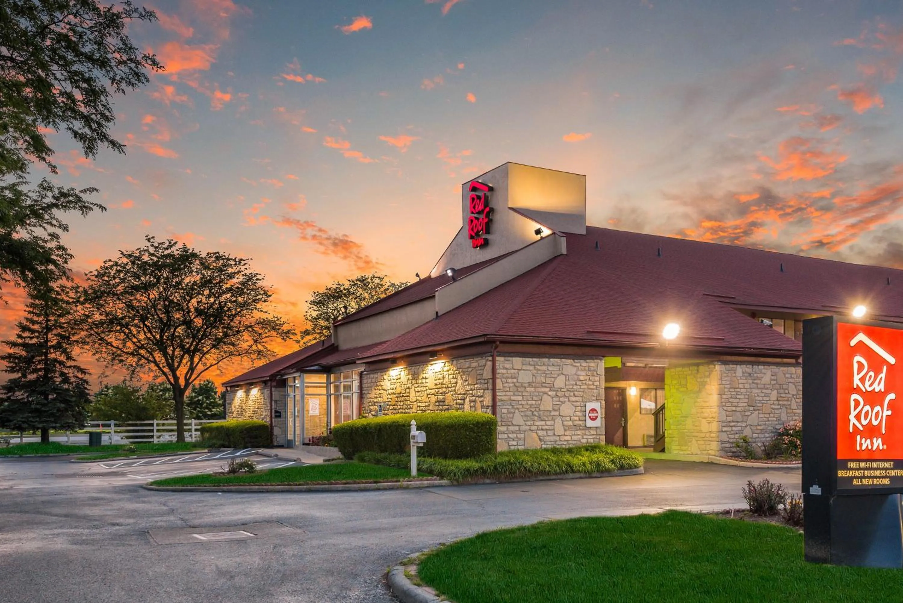 Property building in Red Roof Inn Columbus - Grove City