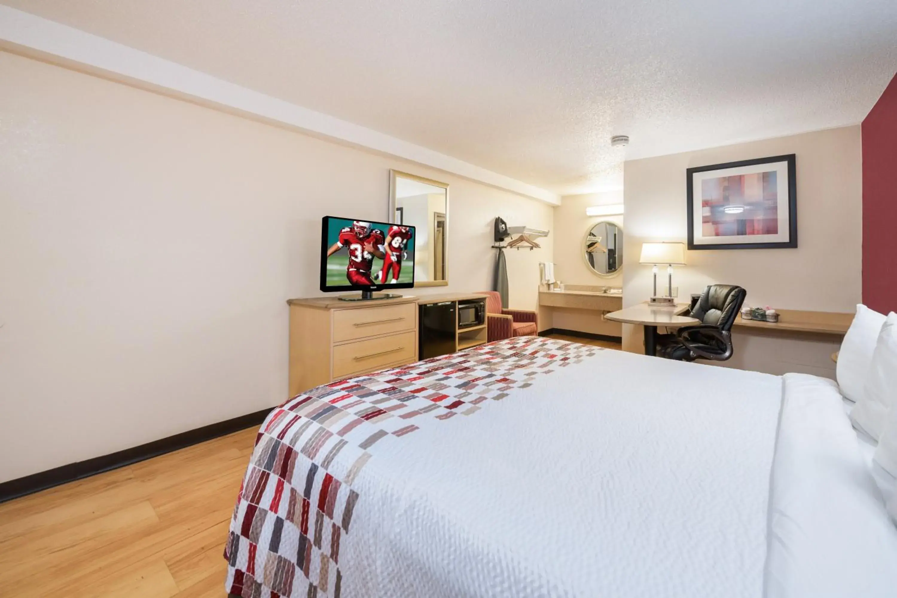 Bedroom, Bed in Red Roof Inn Columbus - Grove City Bedroom, Bed in Red Roof Inn Columbus - Grove City