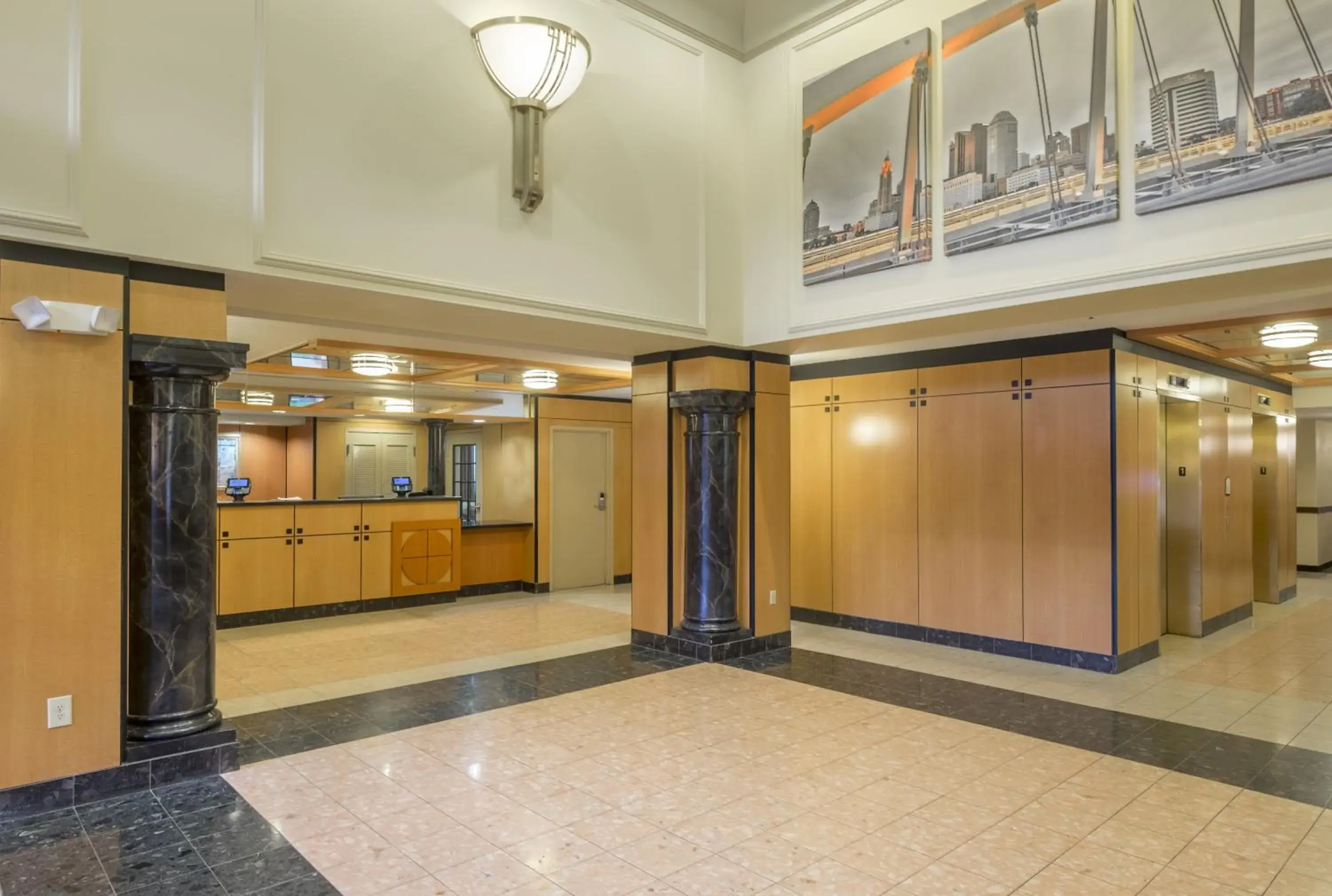 Lobby or reception in Red Roof Inn PLUS+ Columbus Downtown - Convention Center Lobby or reception in Red Roof Inn PLUS+ Columbus Downtown - Convention Center