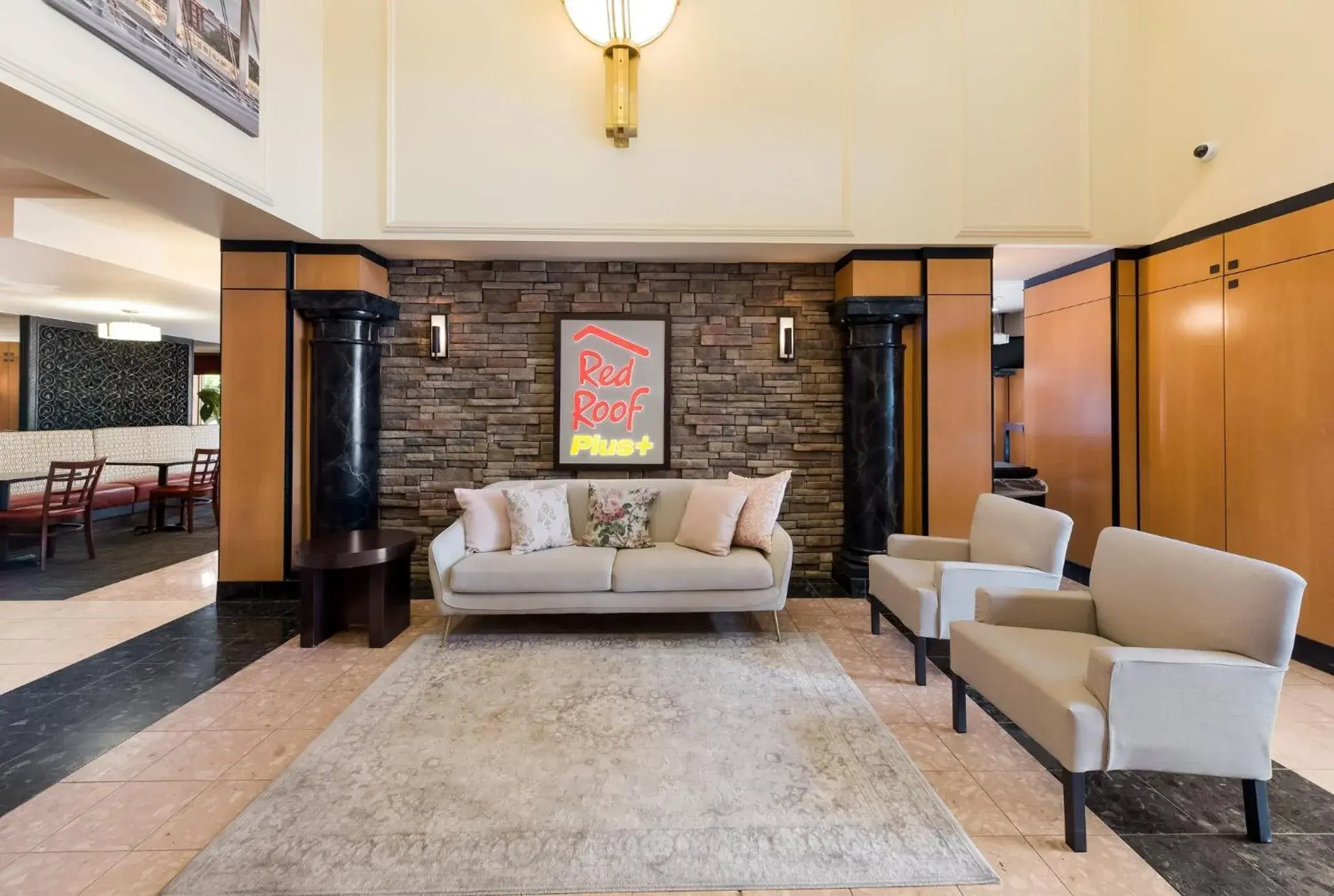 Lobby or reception in Red Roof Inn PLUS+ Columbus Downtown - Convention Center Lobby or reception in Red Roof Inn PLUS+ Columbus Downtown - Convention Center