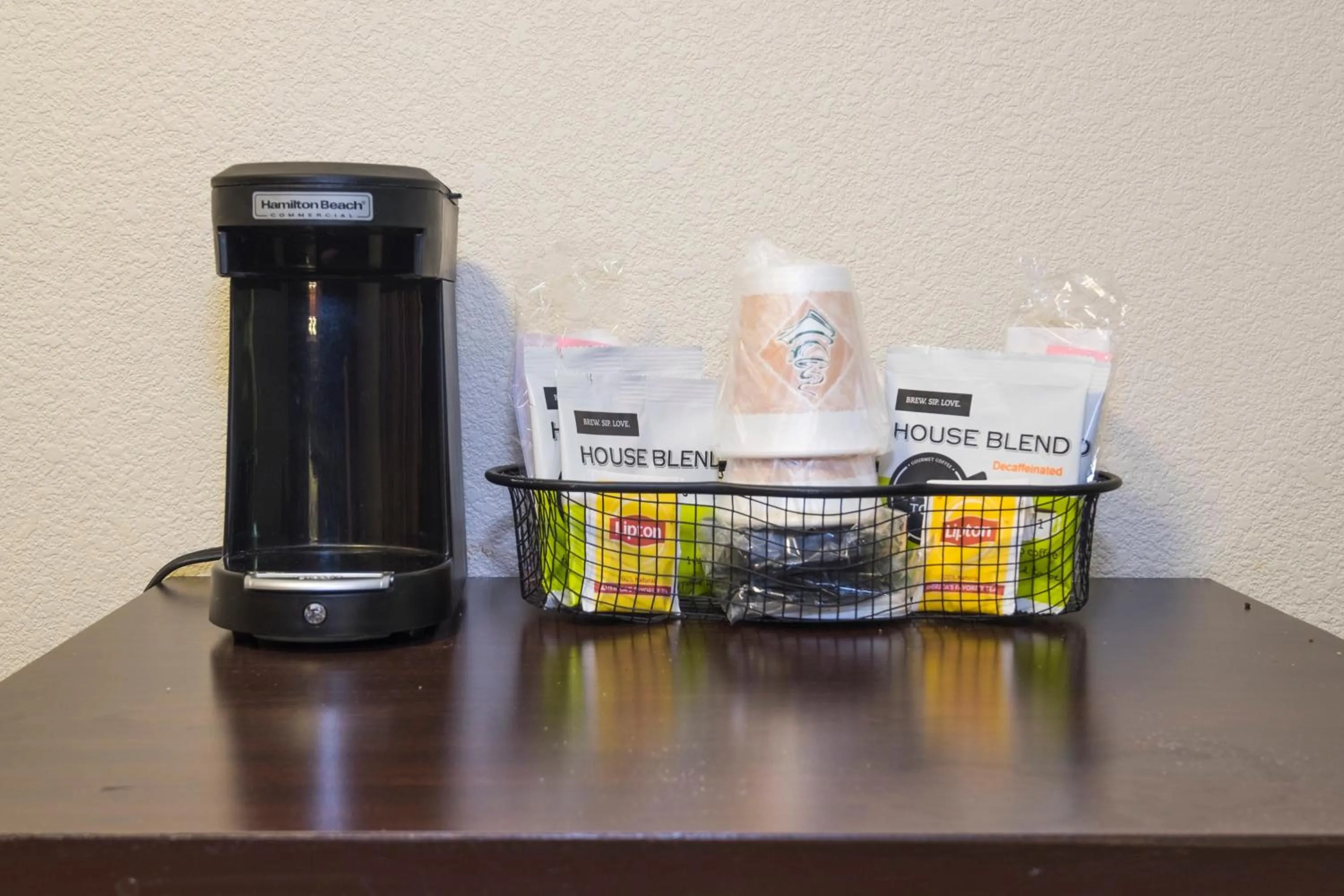 Photo of the whole room in Red Roof Inn PLUS+ Columbus Downtown - Convention Center