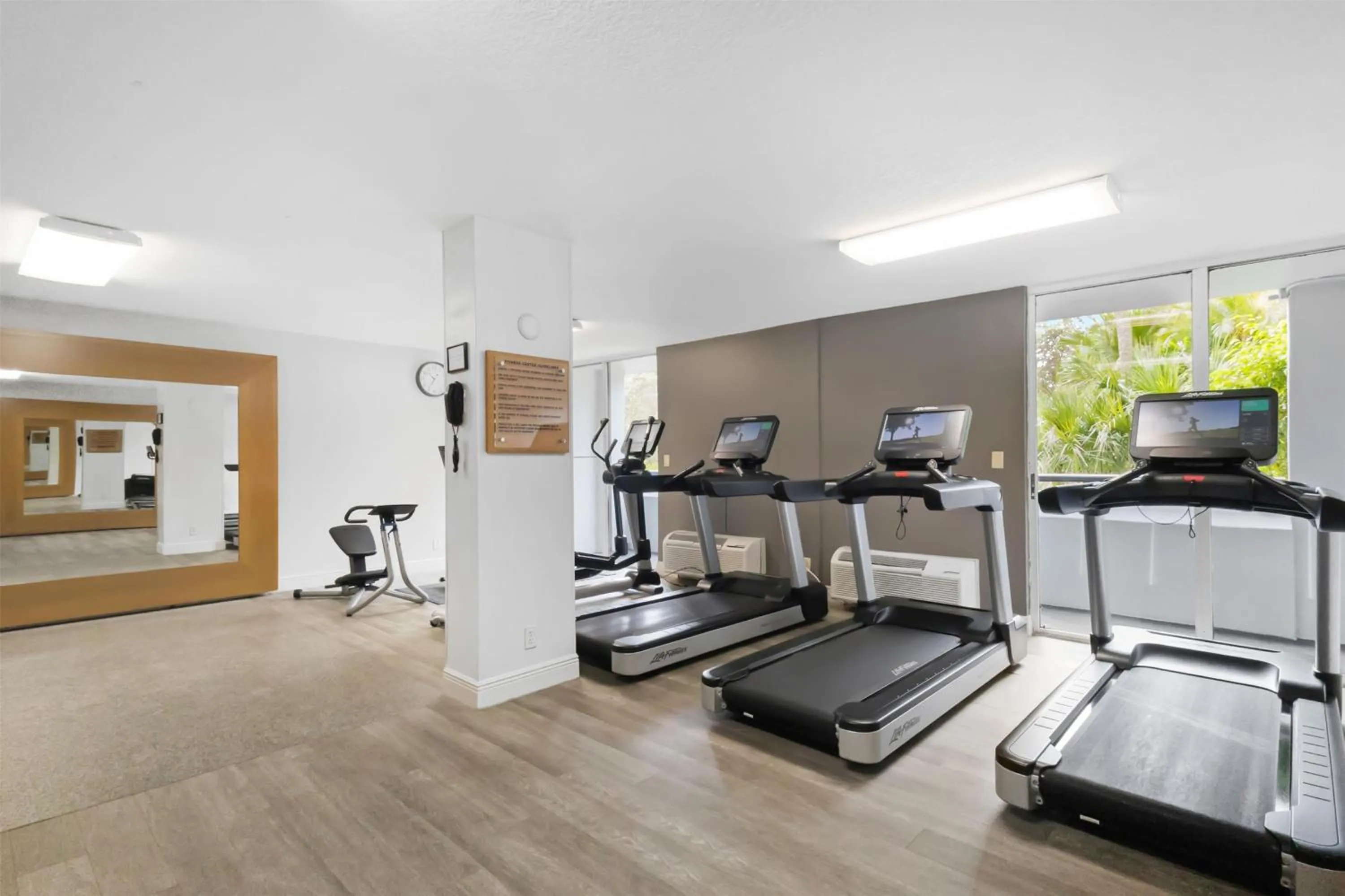 Fitness centre/facilities in DoubleTree by Hilton Palm Beach Gardens