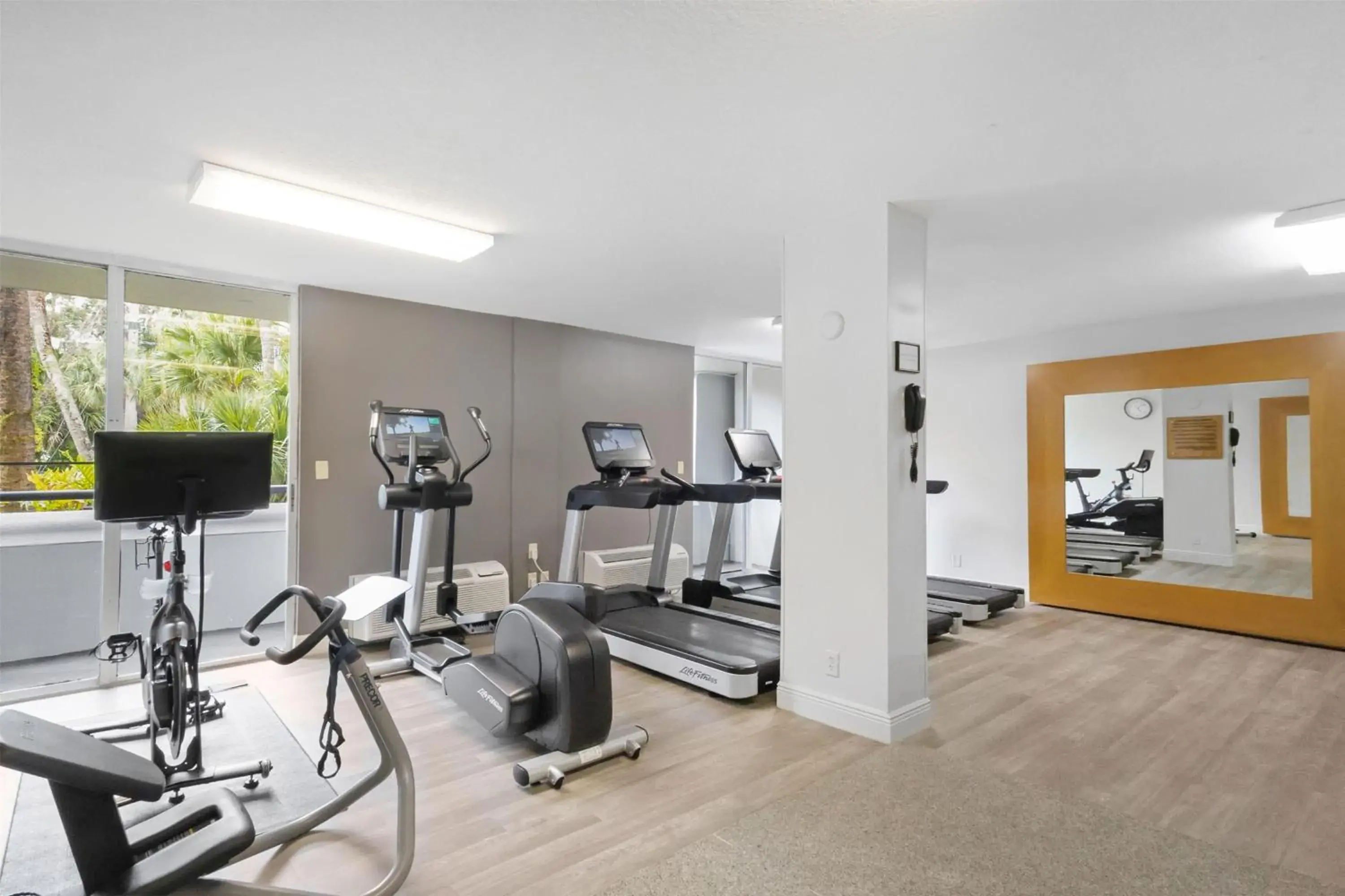 Fitness centre/facilities in DoubleTree by Hilton Palm Beach Gardens Fitness centre/facilities in DoubleTree by Hilton Palm Beach Gardens