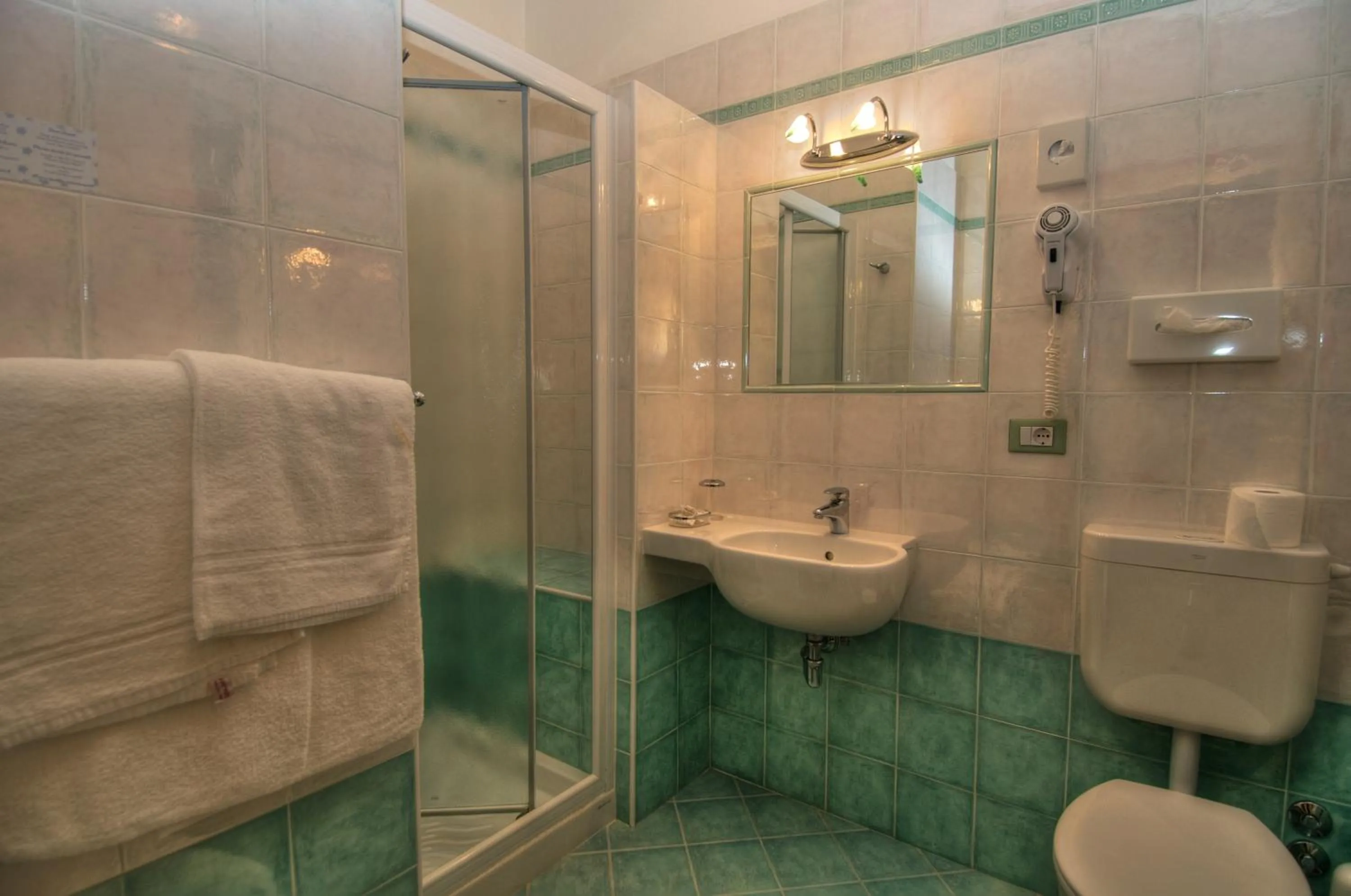 Bathroom in Hotel Caracas