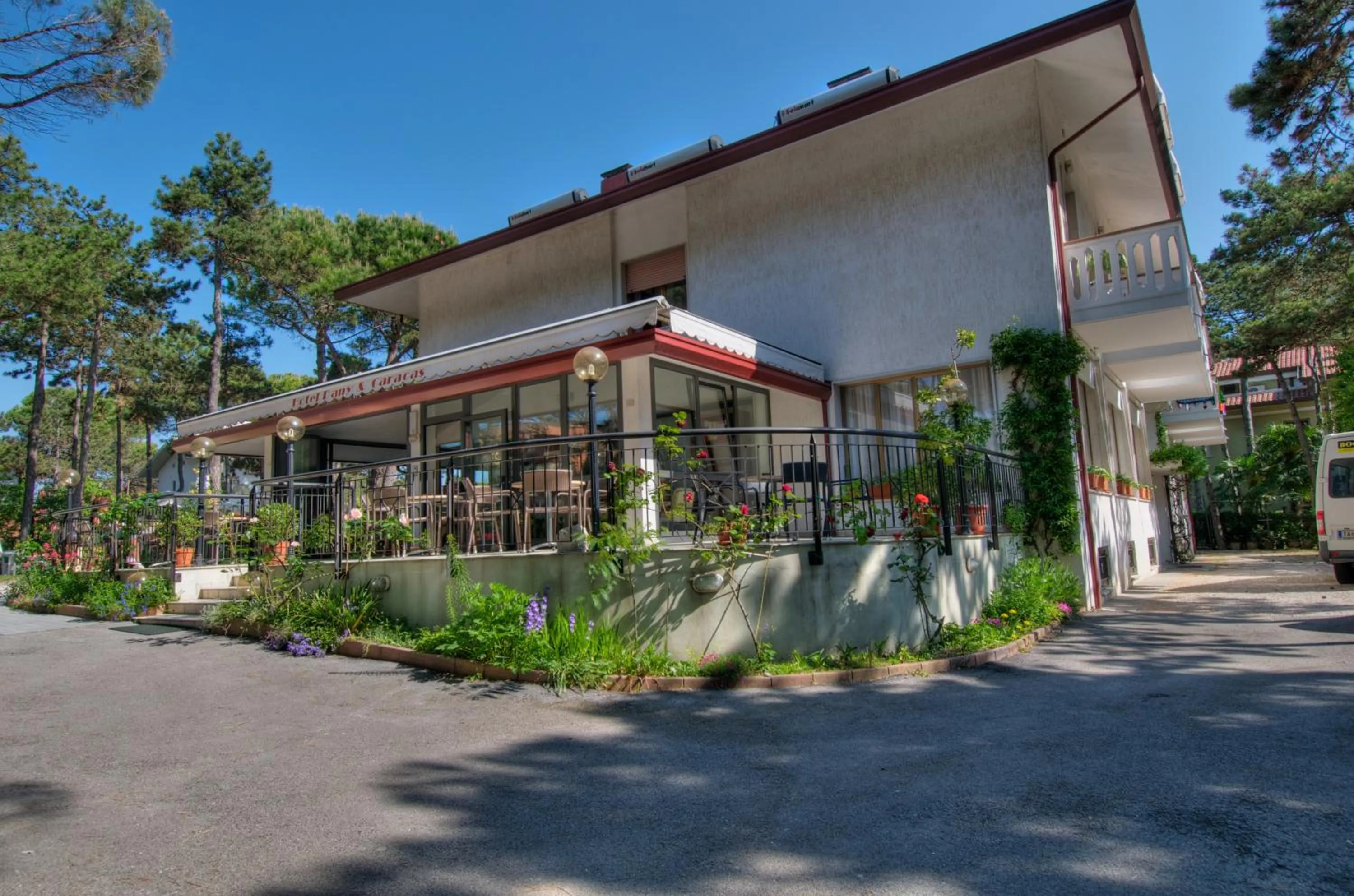 Facade/entrance in Hotel Caracas
