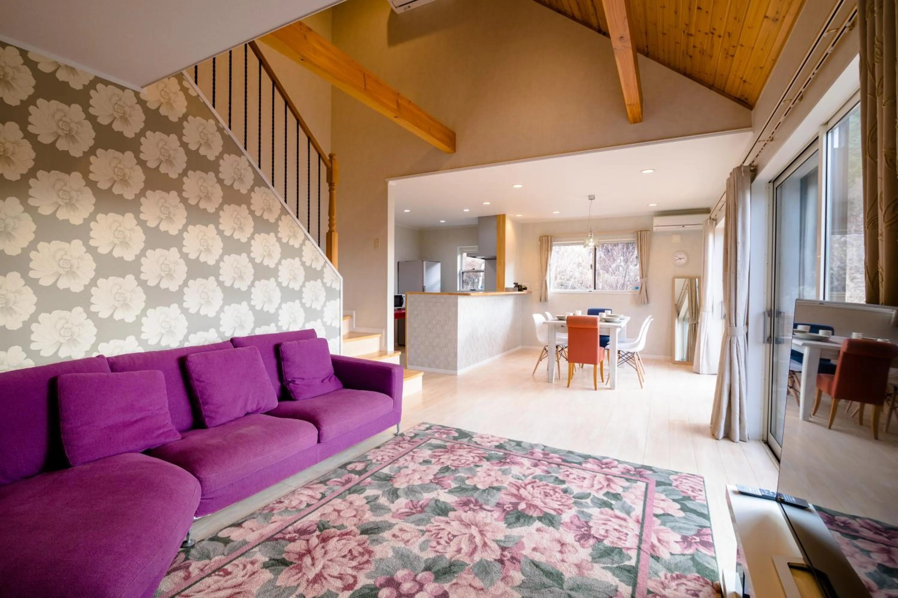 Living room, Bed in tocoro. Mt. Fuji Mutsuki