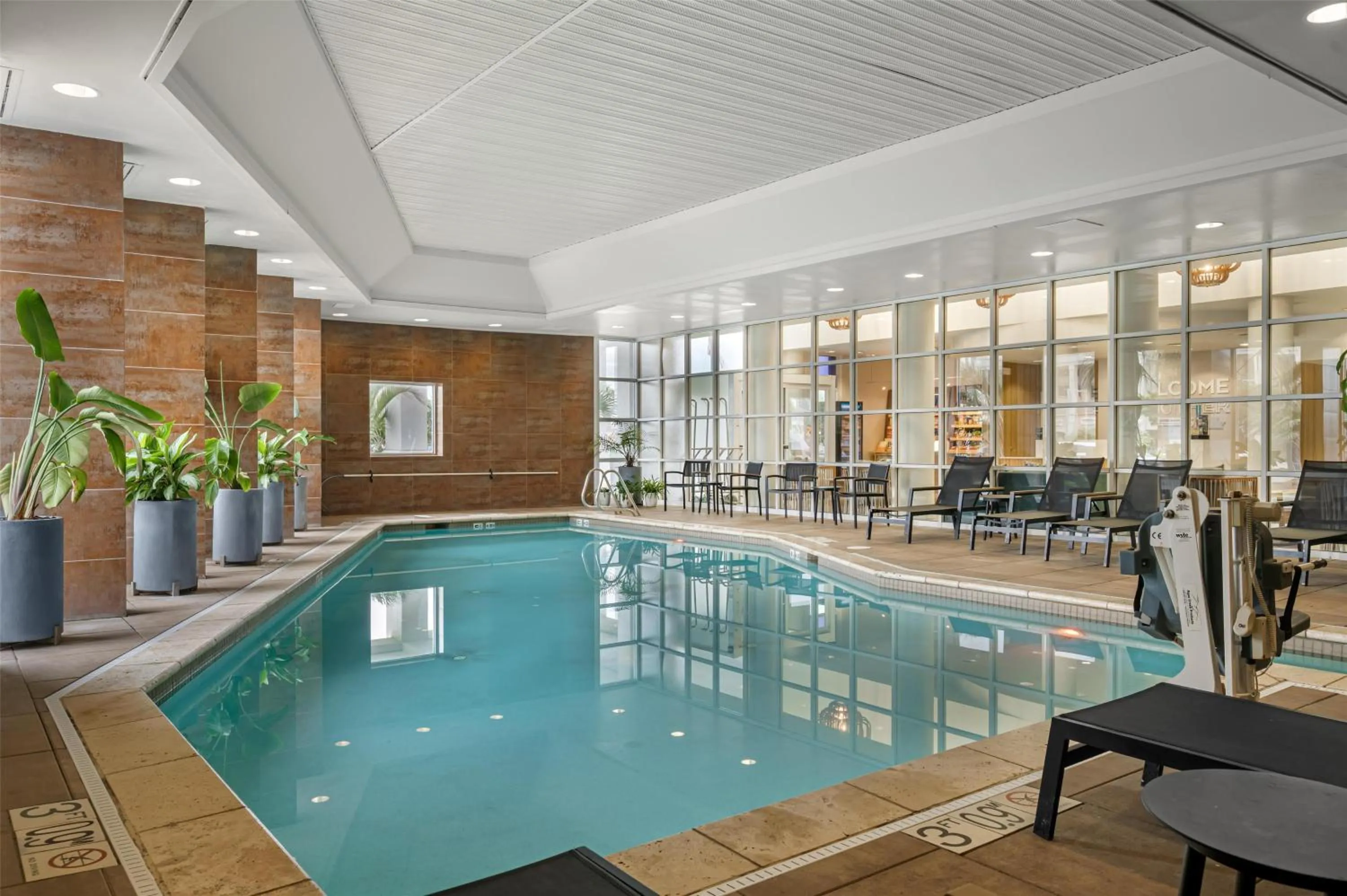 Pool view in Hampton Inn Virginia Beach Oceanfront North
