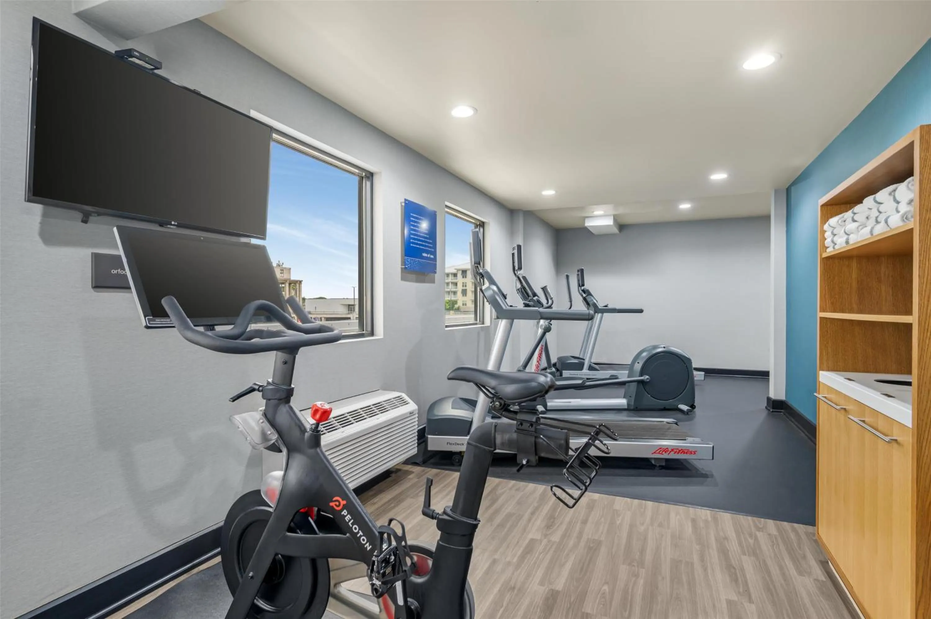 Fitness centre/facilities in Hampton Inn Virginia Beach Oceanfront North