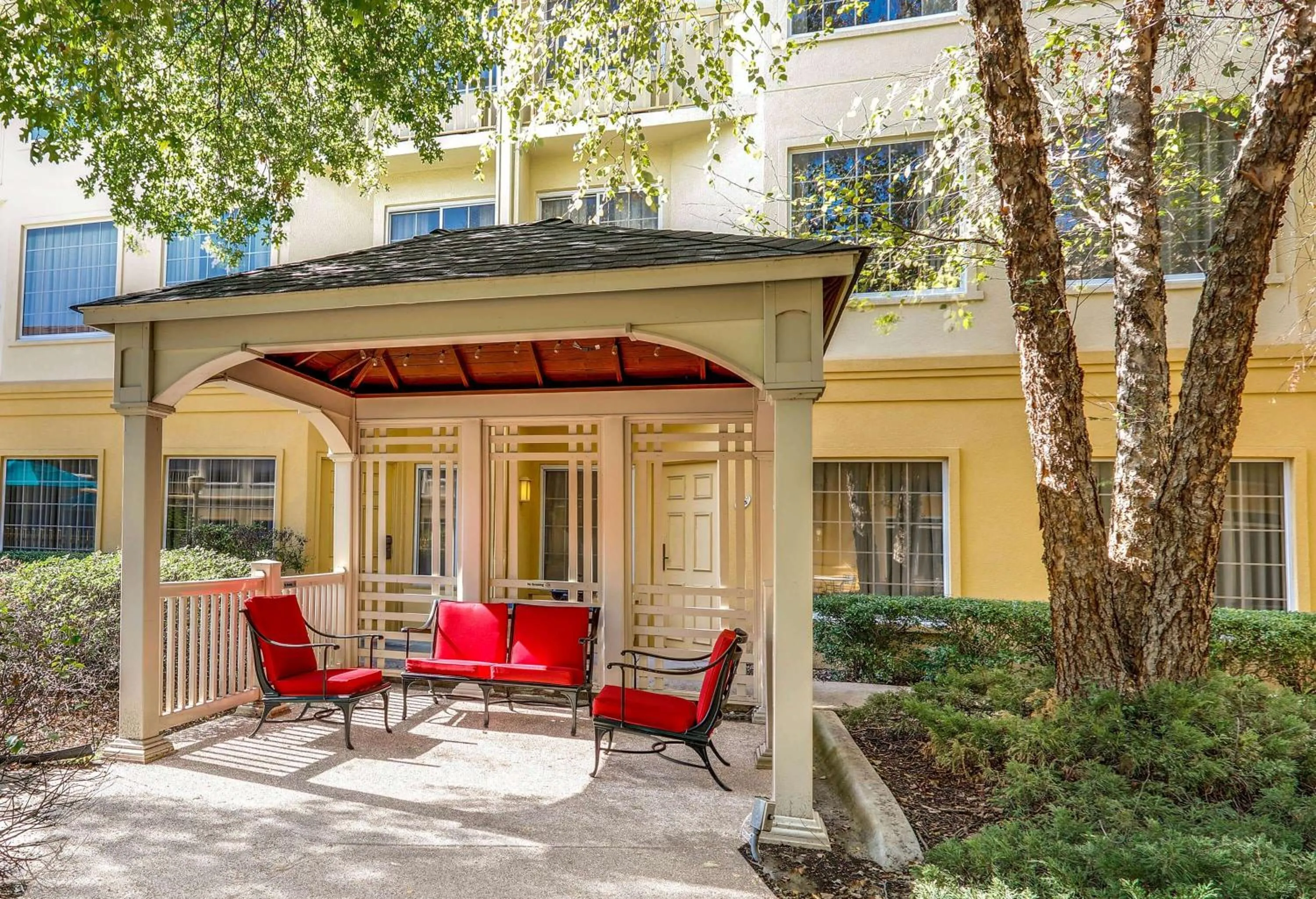 On site in La Quinta by Wyndham Dallas - Addison Galleria