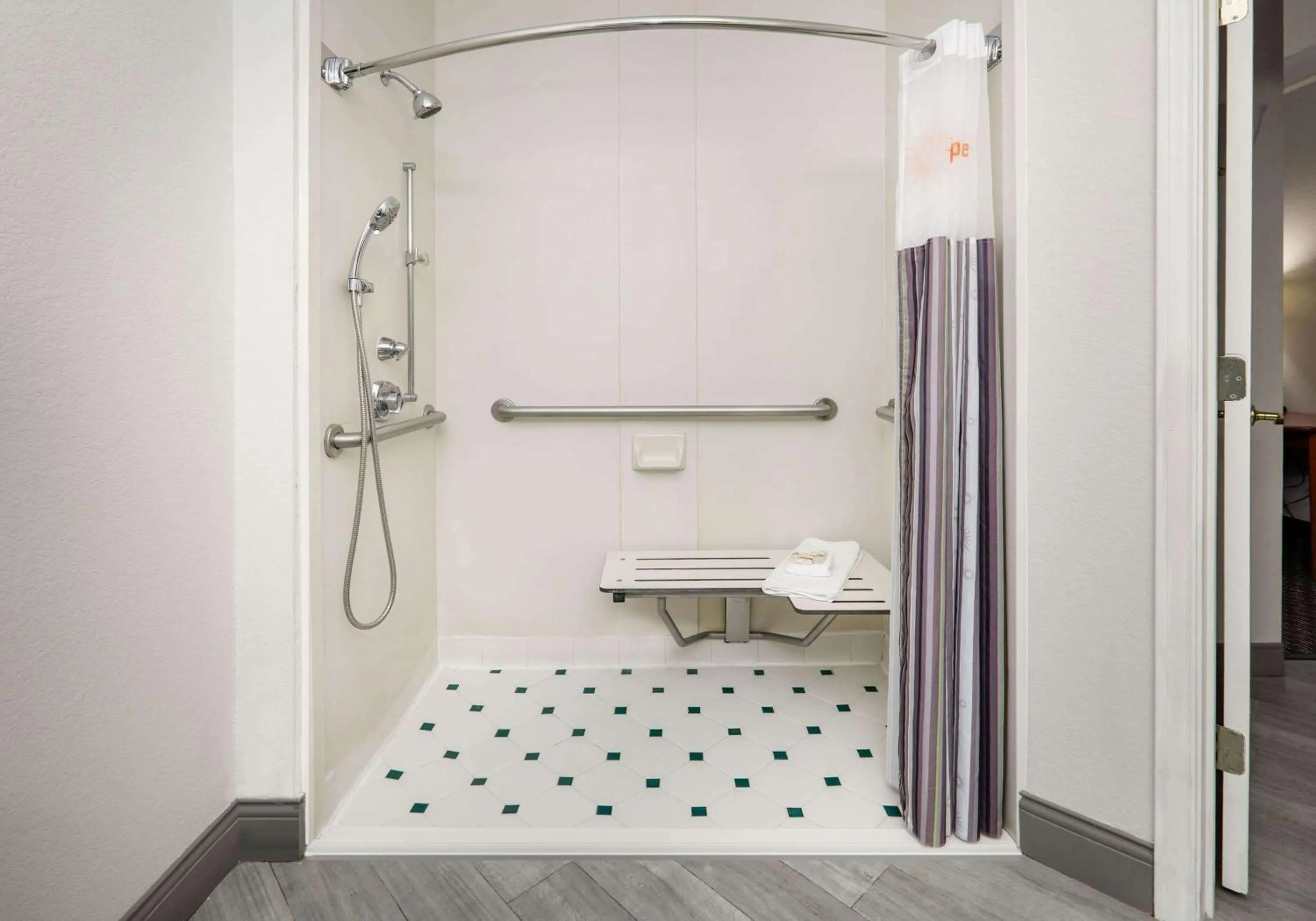 Shower in La Quinta by Wyndham Dallas - Addison Galleria