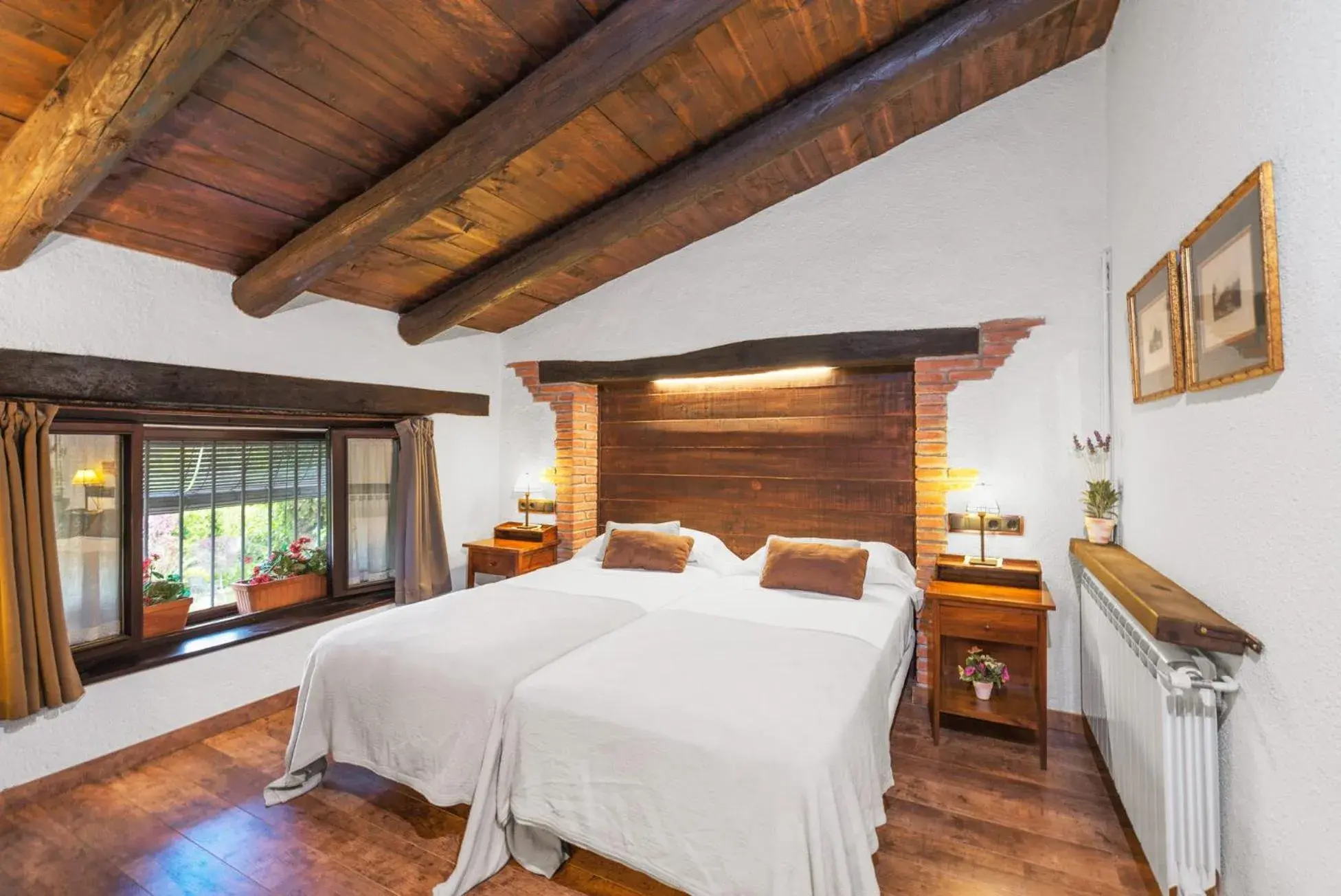 Superior Twin Room in Comarquinal Bioresort Penedes Superior Twin Room in Comarquinal Bioresort Penedes