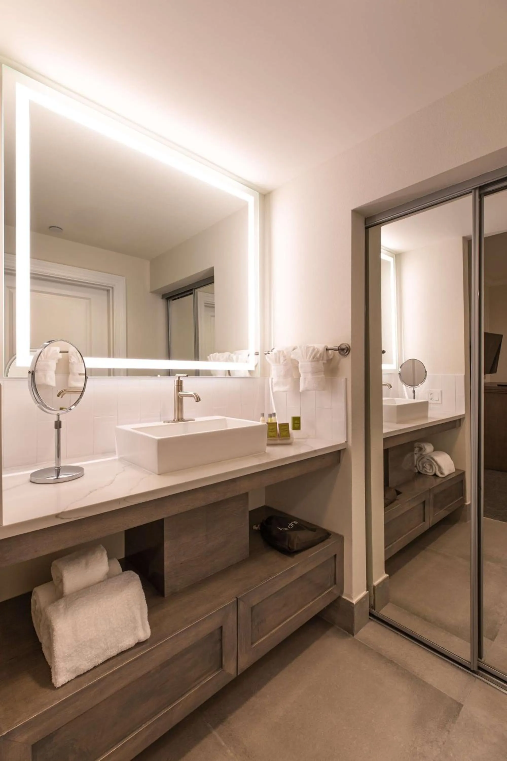 Bathroom in Homewood Suites by Hilton Palm Beach Gardens