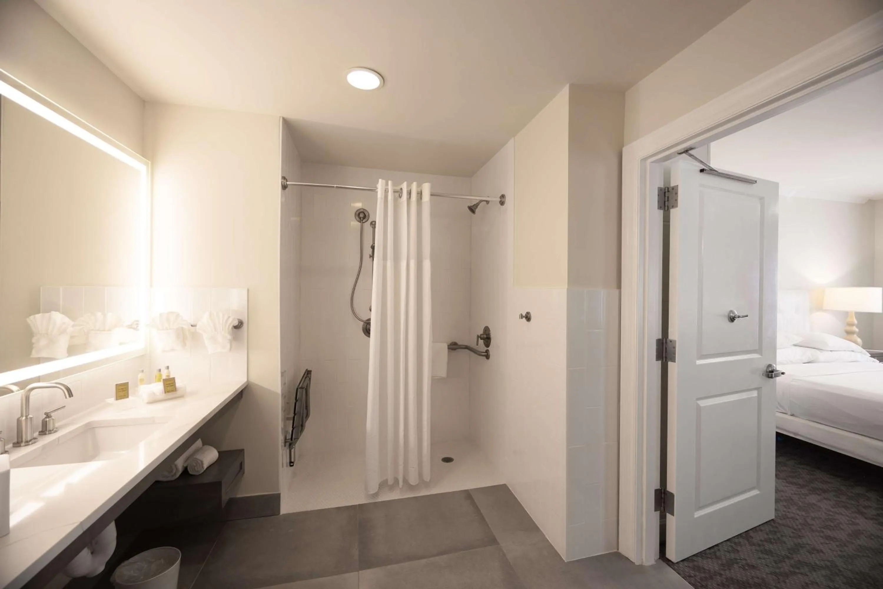 Bathroom, Bed in Homewood Suites by Hilton Palm Beach Gardens