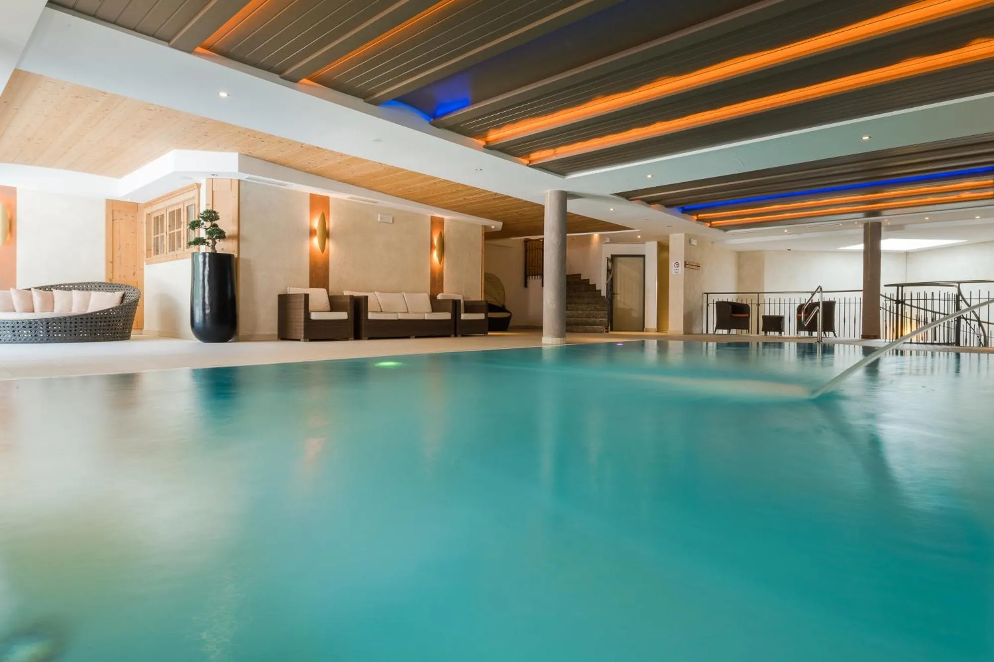 Swimming pool in Hotel Lärchenhof