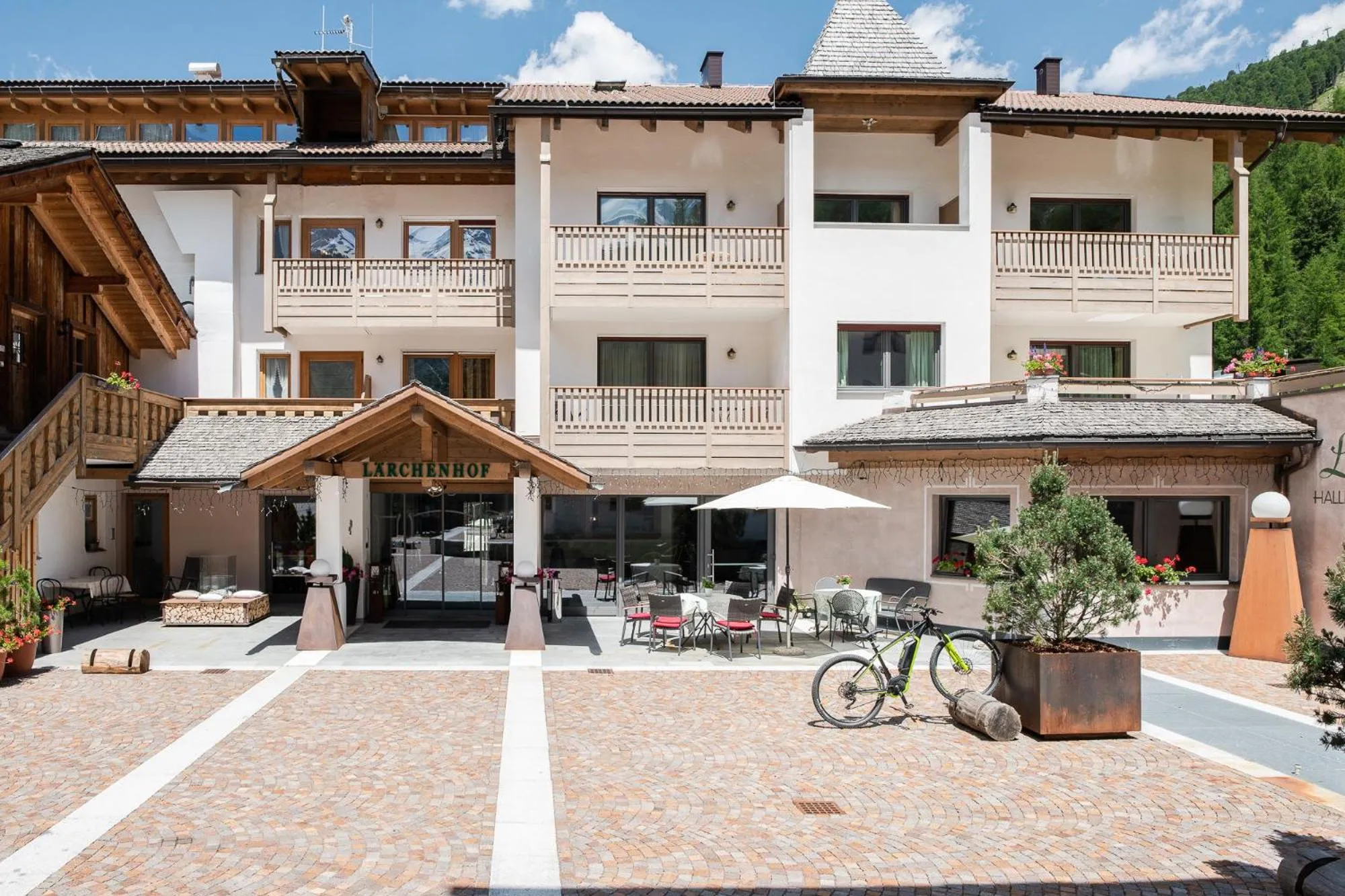 Facade/entrance in Hotel Lärchenhof