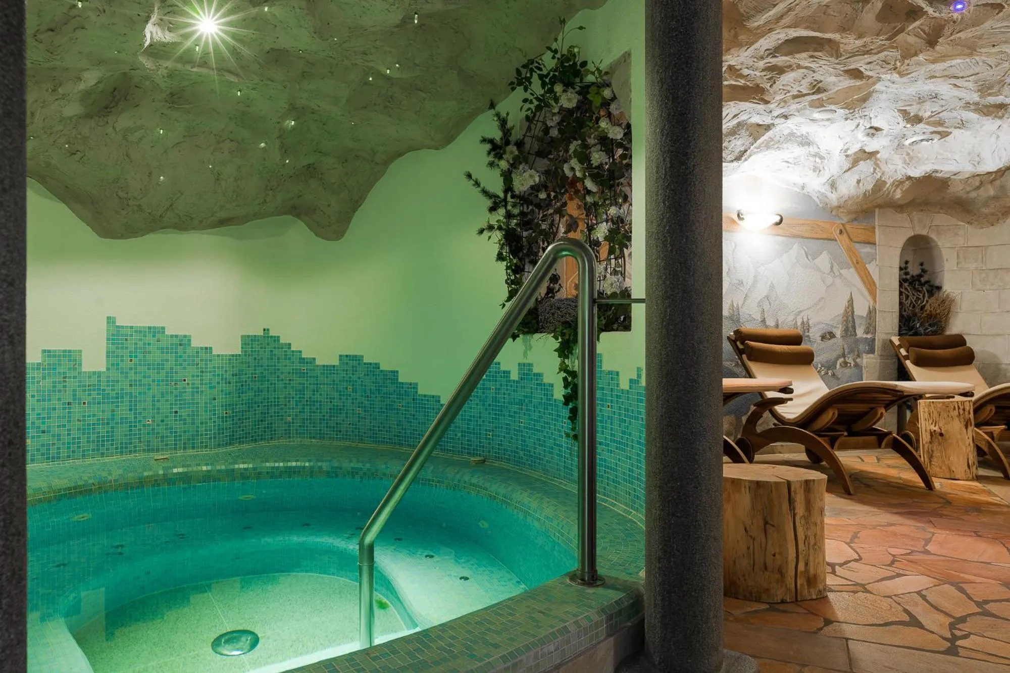 Hot Tub in Hotel Lärchenhof