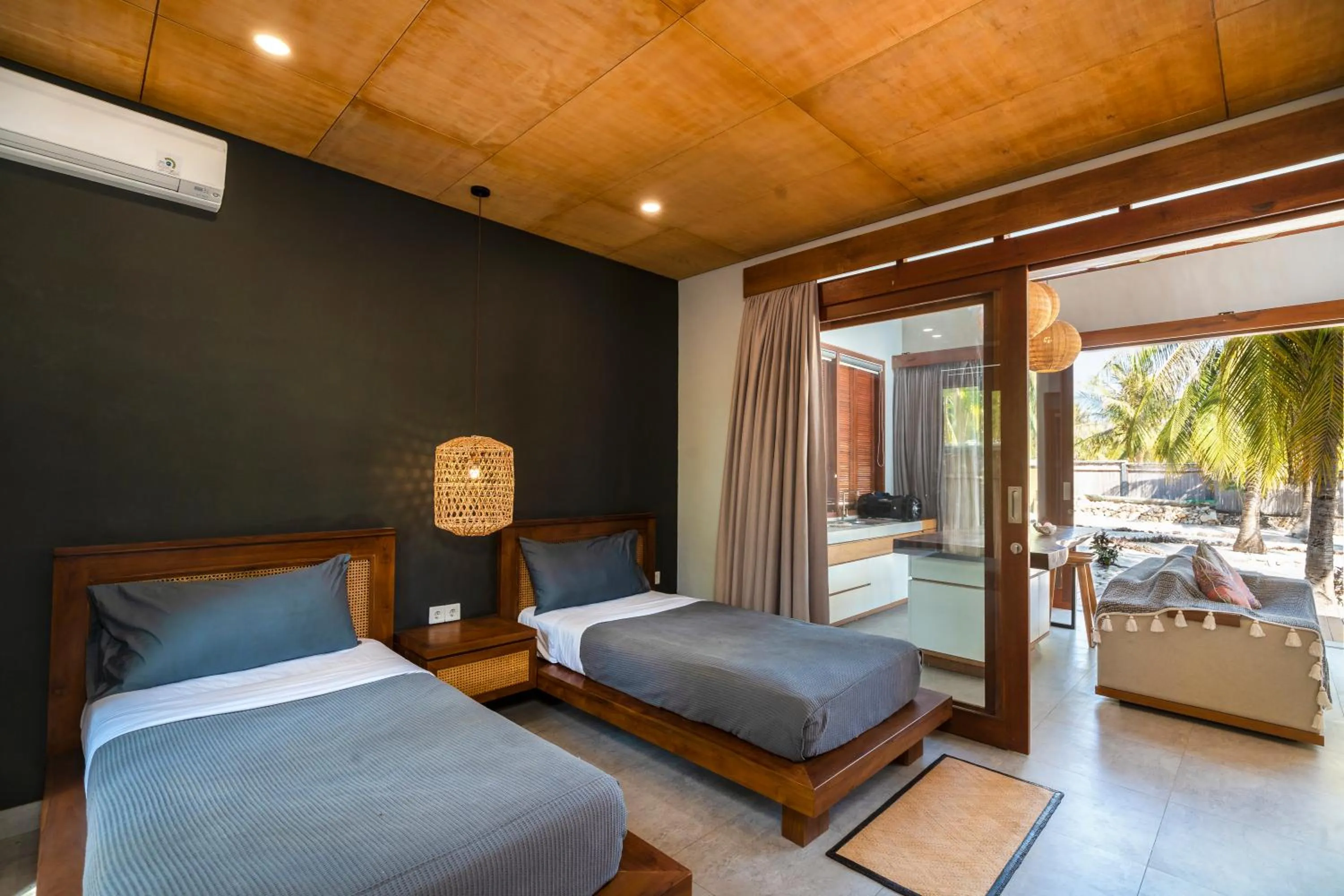 Bed in Manduna Resort
