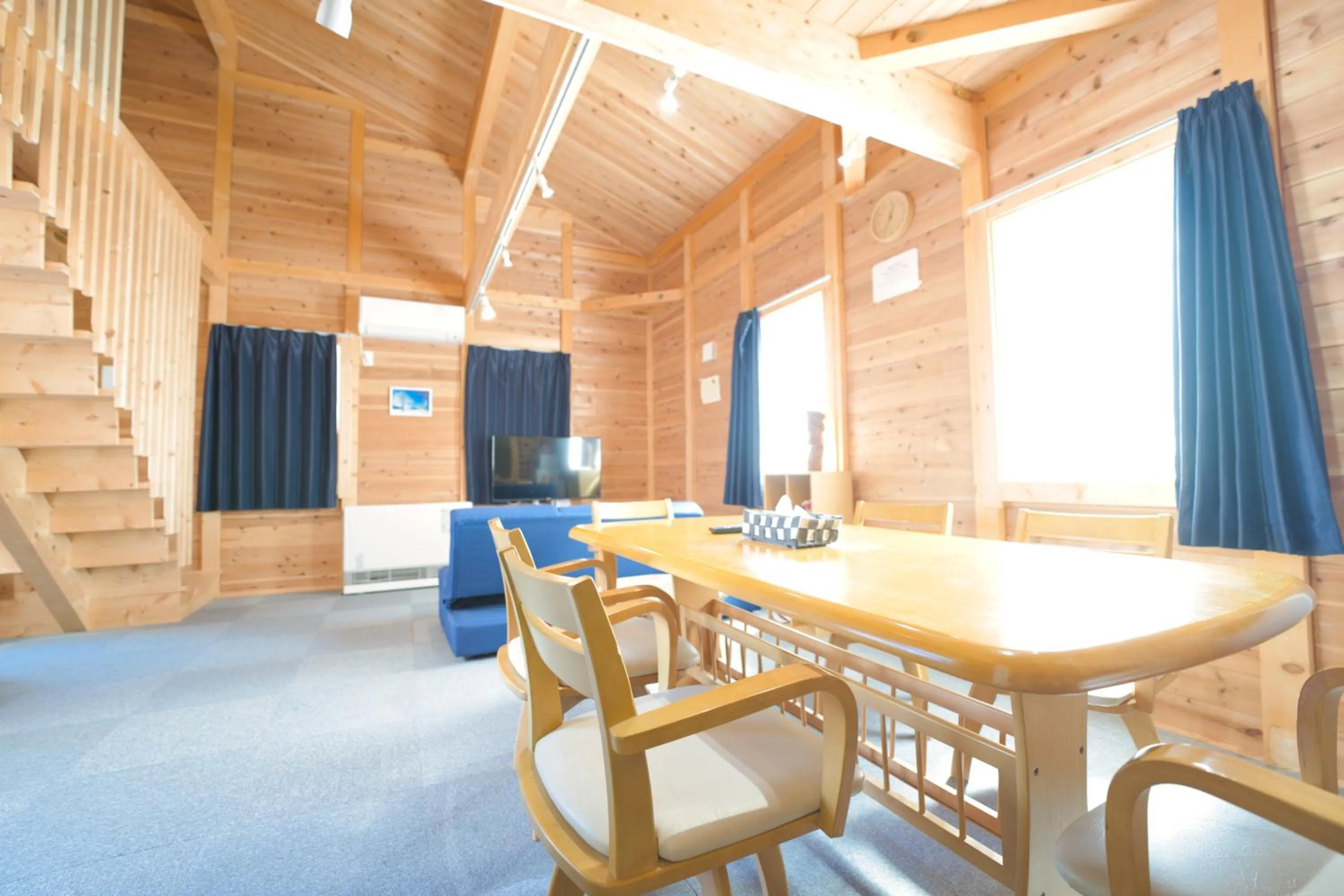 Dining area in LAKE TOYA Logde SIGRA