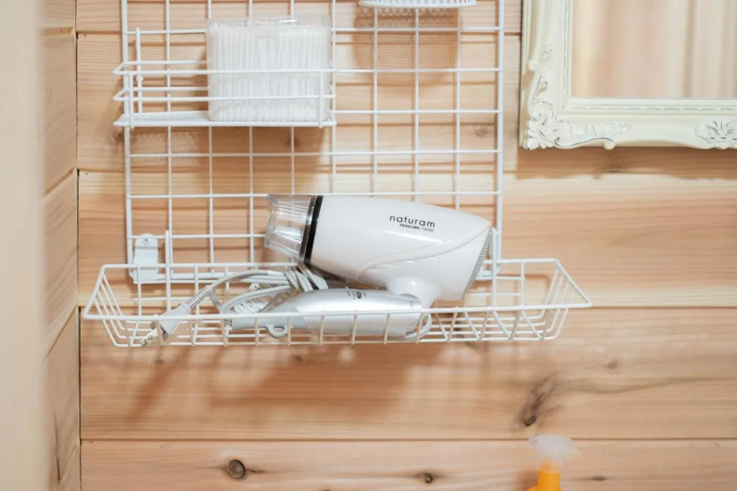 wardrobe in LAKE TOYA Logde SIGRA