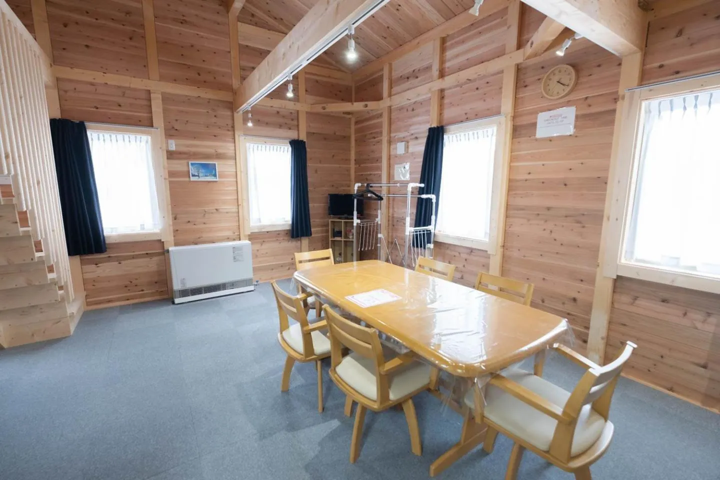 Dining area in LAKE TOYA Logde SIGRA