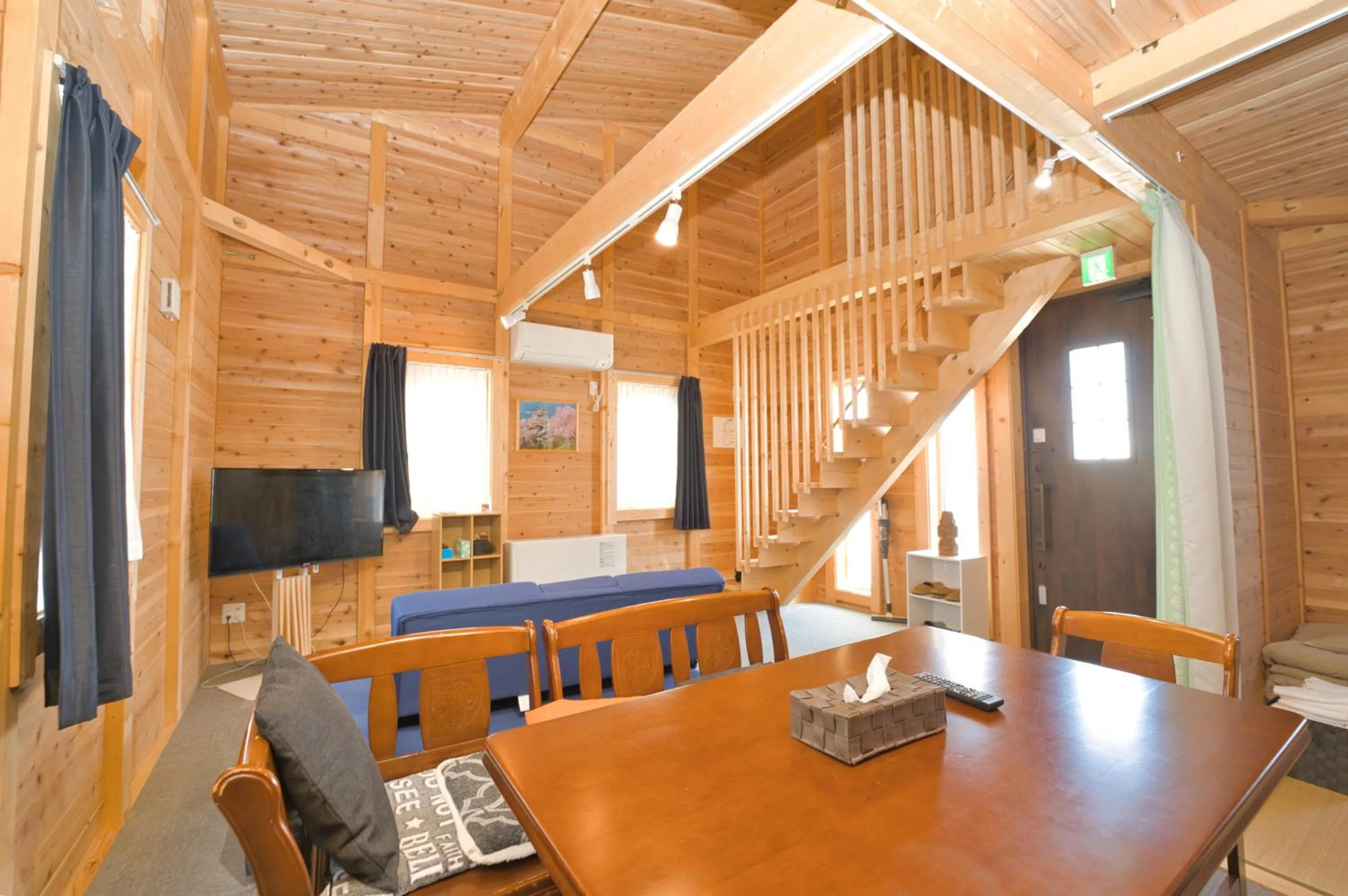 Dining area in LAKE TOYA Logde SIGRA