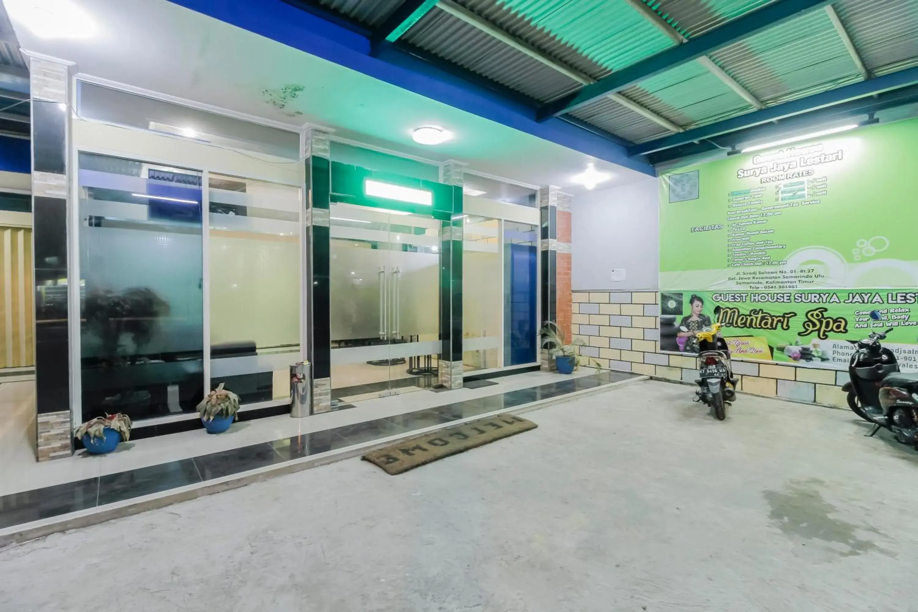 Property building in RedDoorz near Taman Samarendah Samarinda Property building in RedDoorz near Taman Samarendah Samarinda