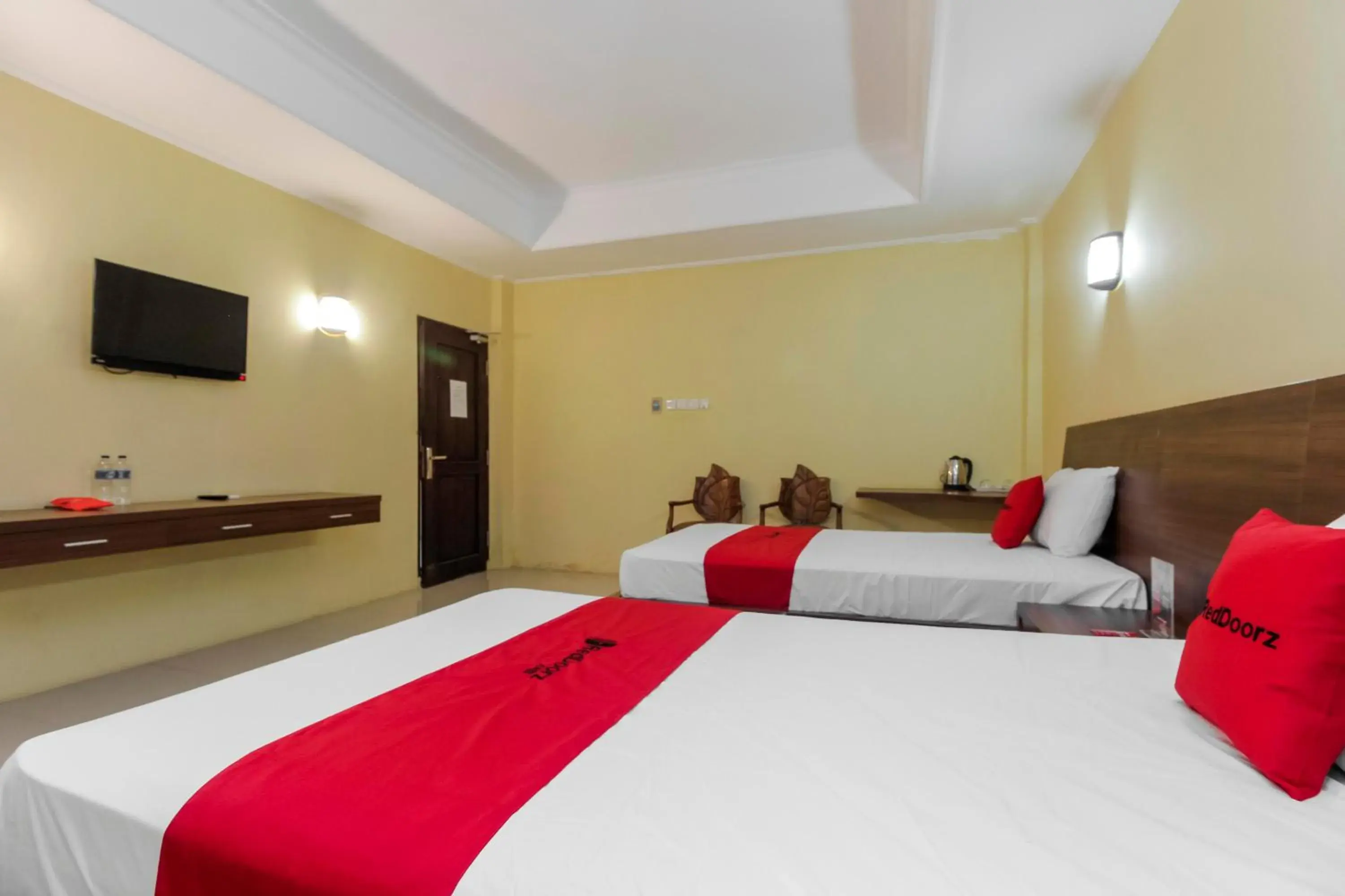 Bedroom, Bed in RedDoorz near Taman Samarendah Samarinda Bedroom, Bed in RedDoorz near Taman Samarendah Samarinda