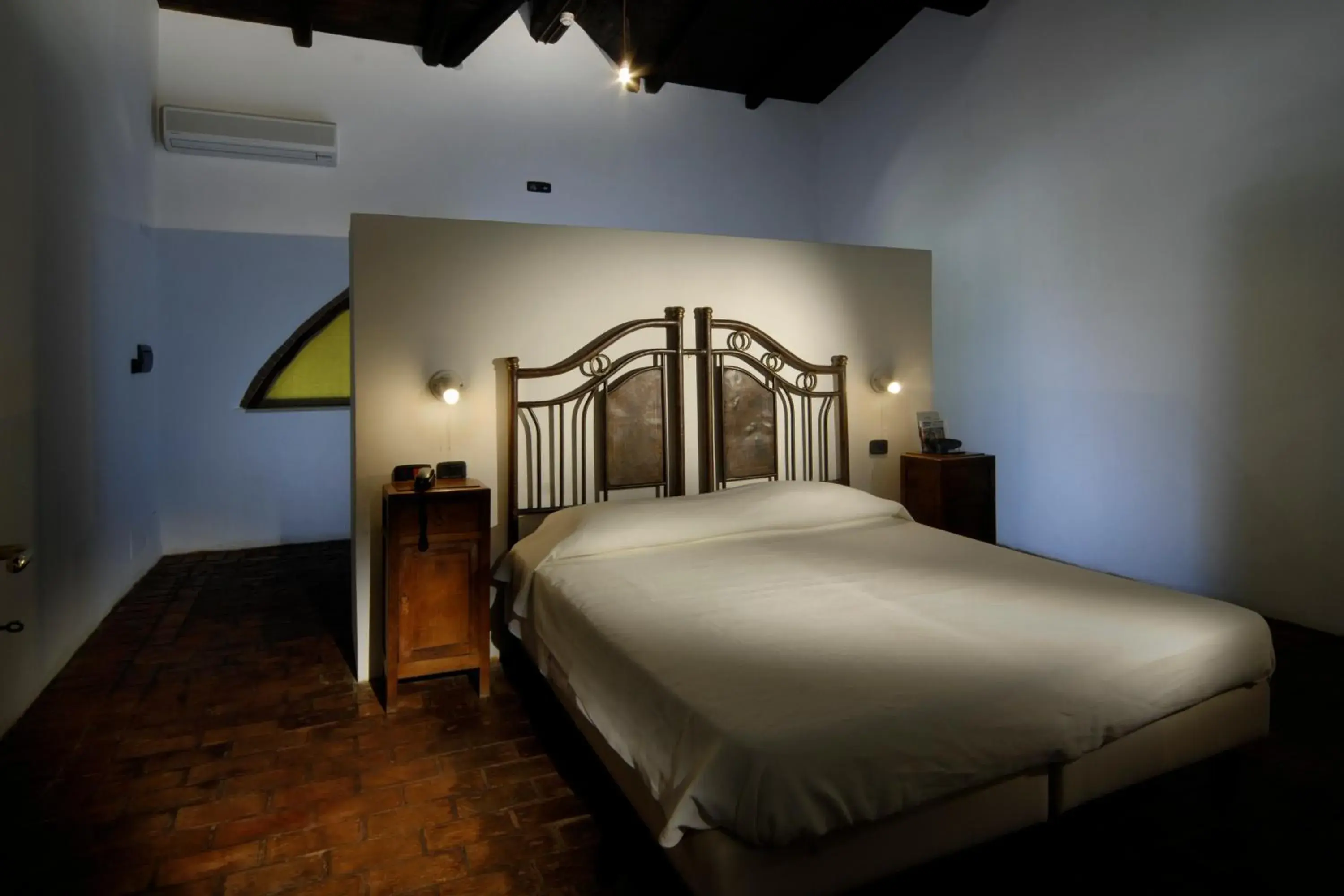 Photo of the whole room, Bed in Foro Appio Mansio Hotel Photo of the whole room, Bed in Foro Appio Mansio Hotel