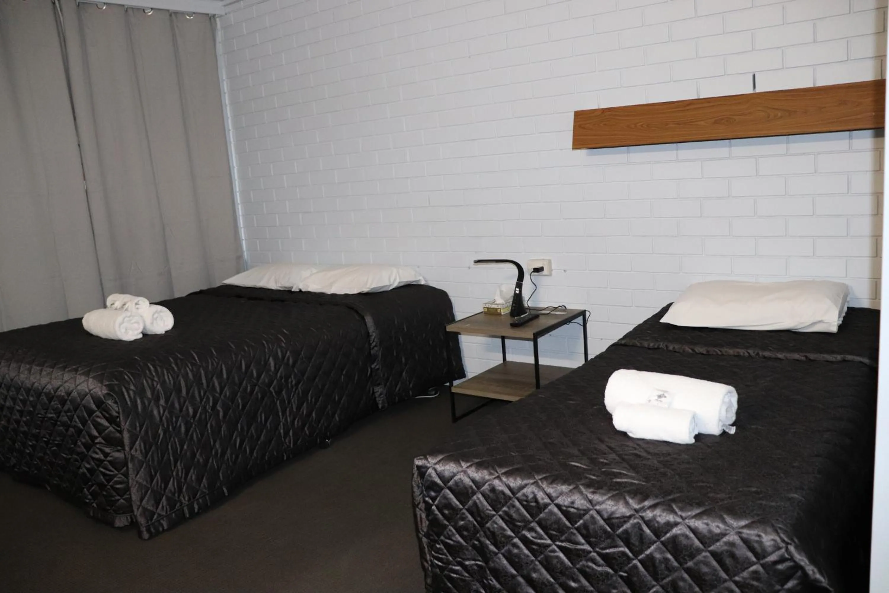 Bed in Edenhope Motor Inn