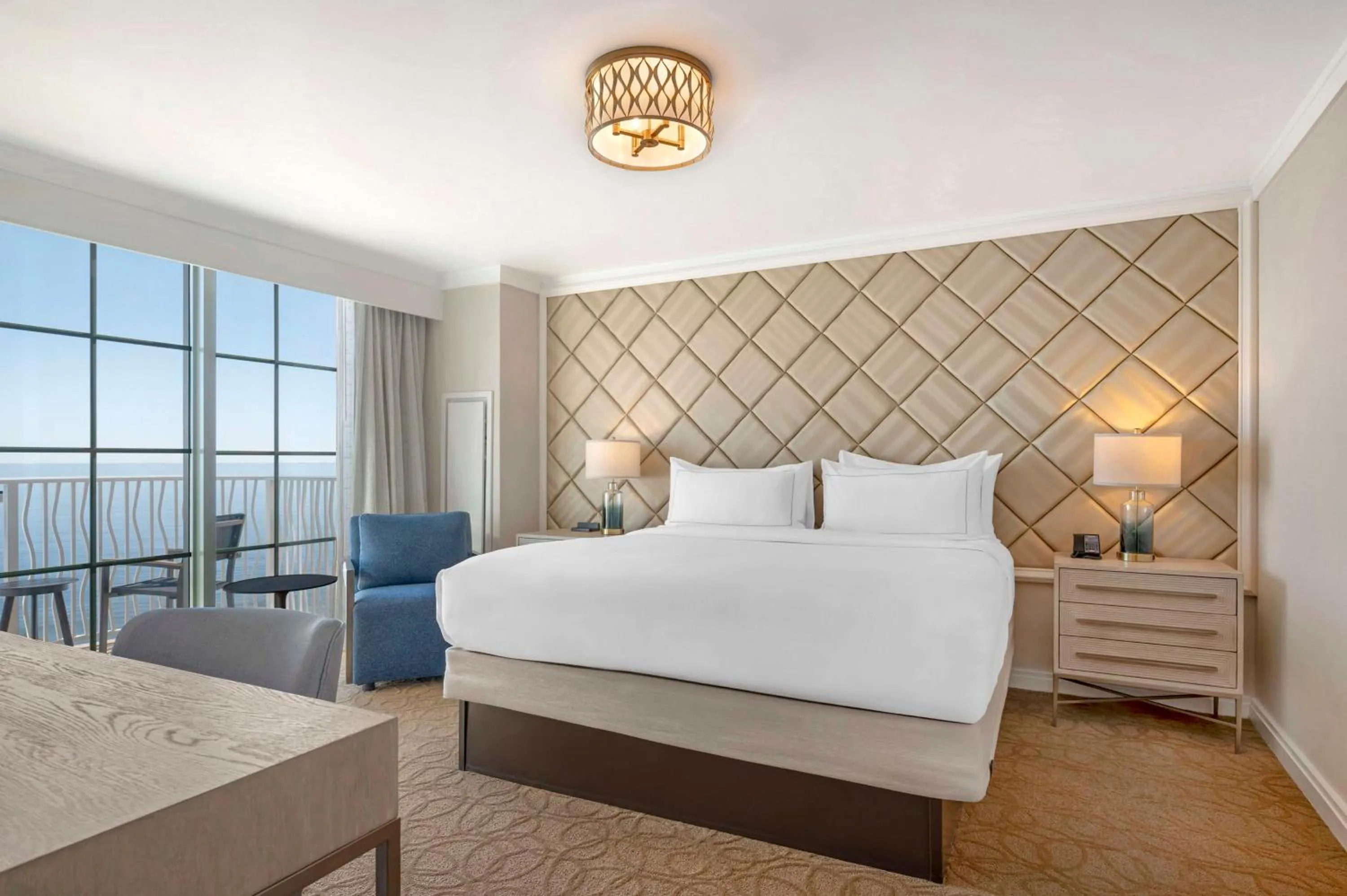 Bed in Hilton Virginia Beach Oceanfront