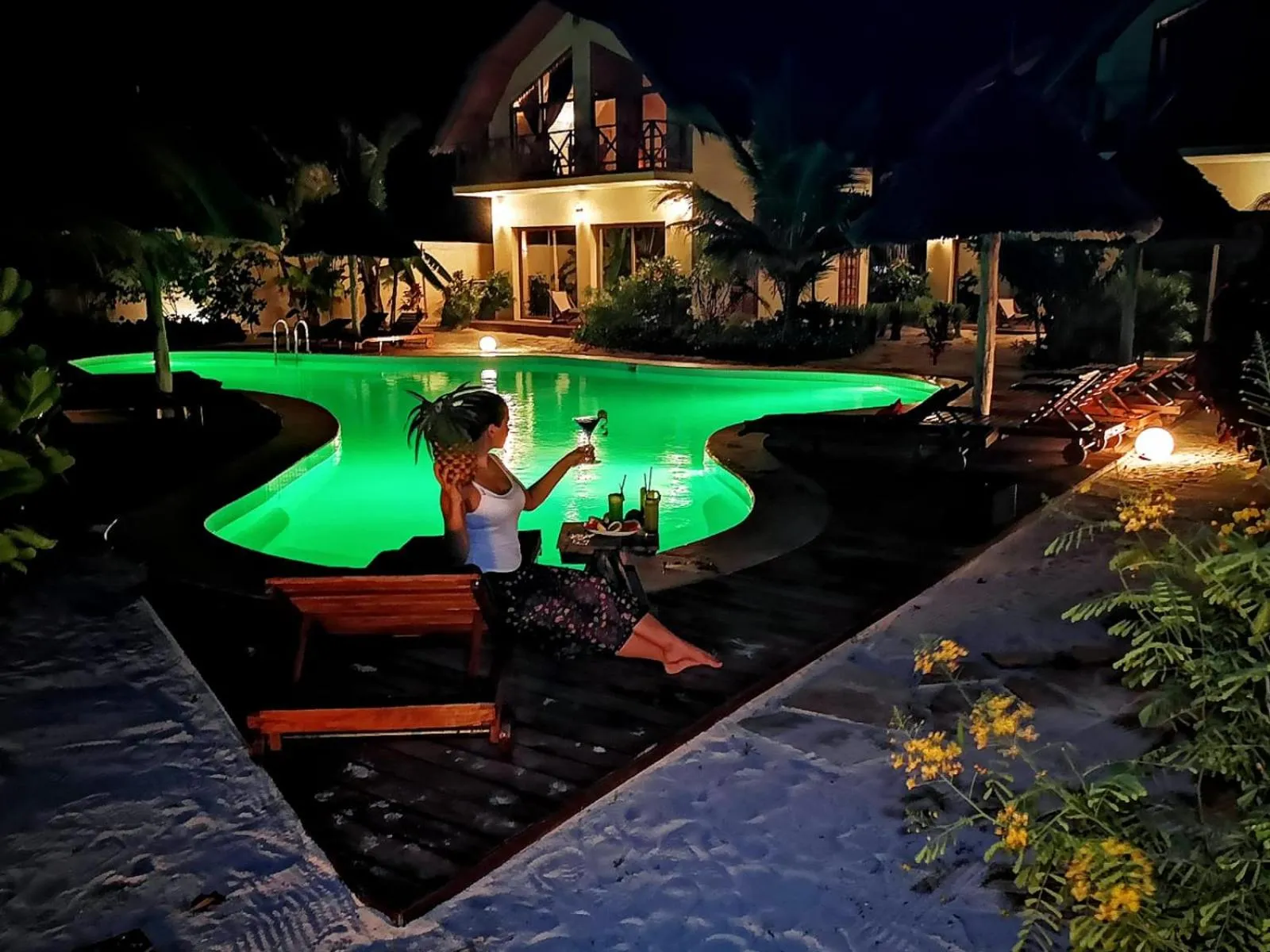 Swimming pool in Clove Island Villas & Spa