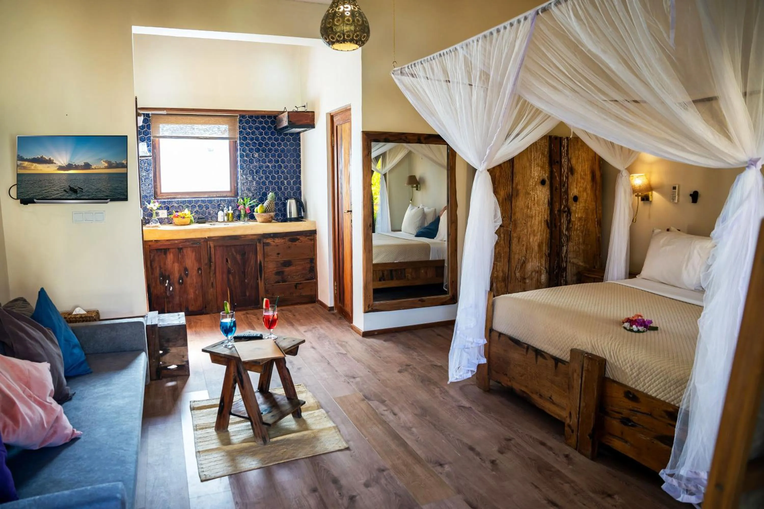 Coffee/tea facilities, Bed in Clove Island Villas & Spa