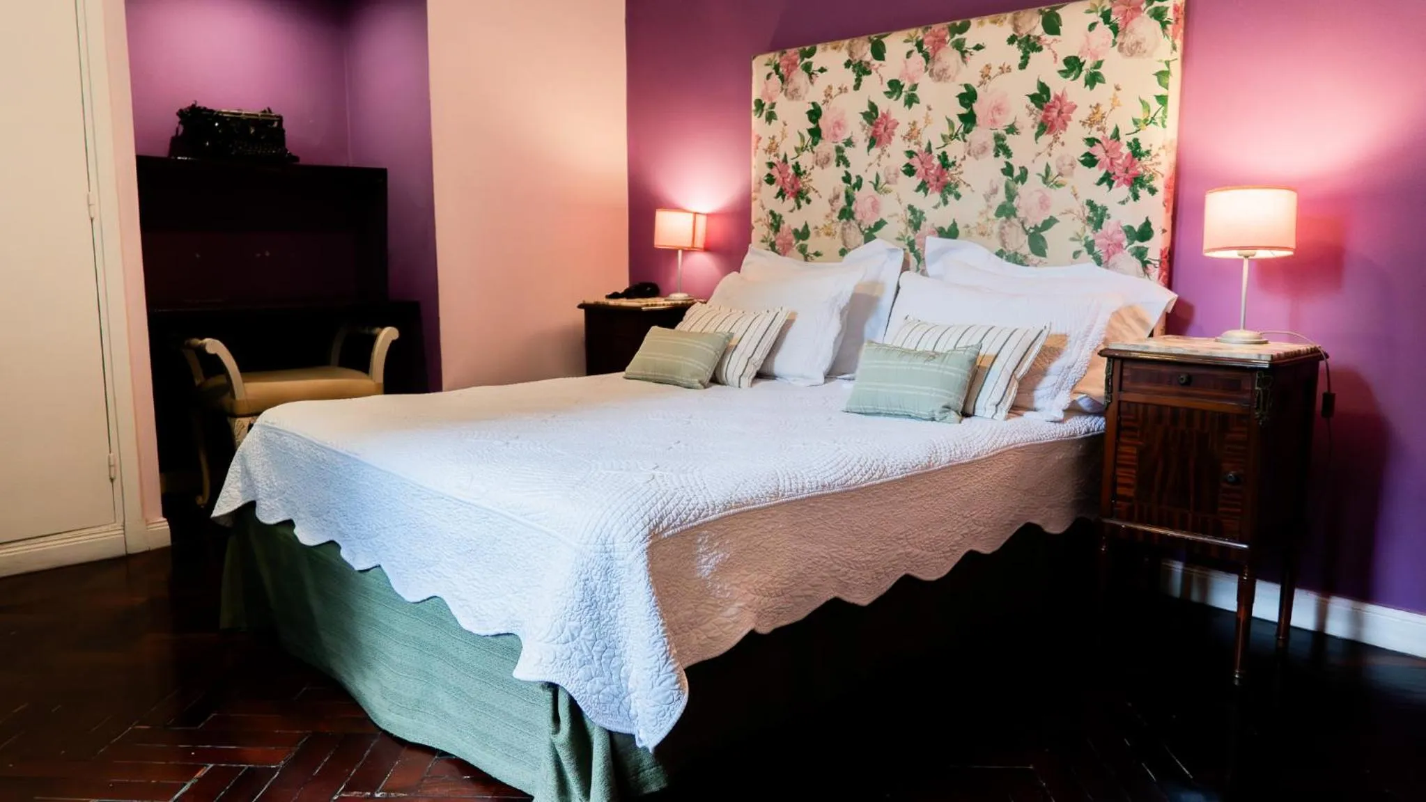 Photo of the whole room, Bed in RentUp Suites - San Telmo, Moreno 820