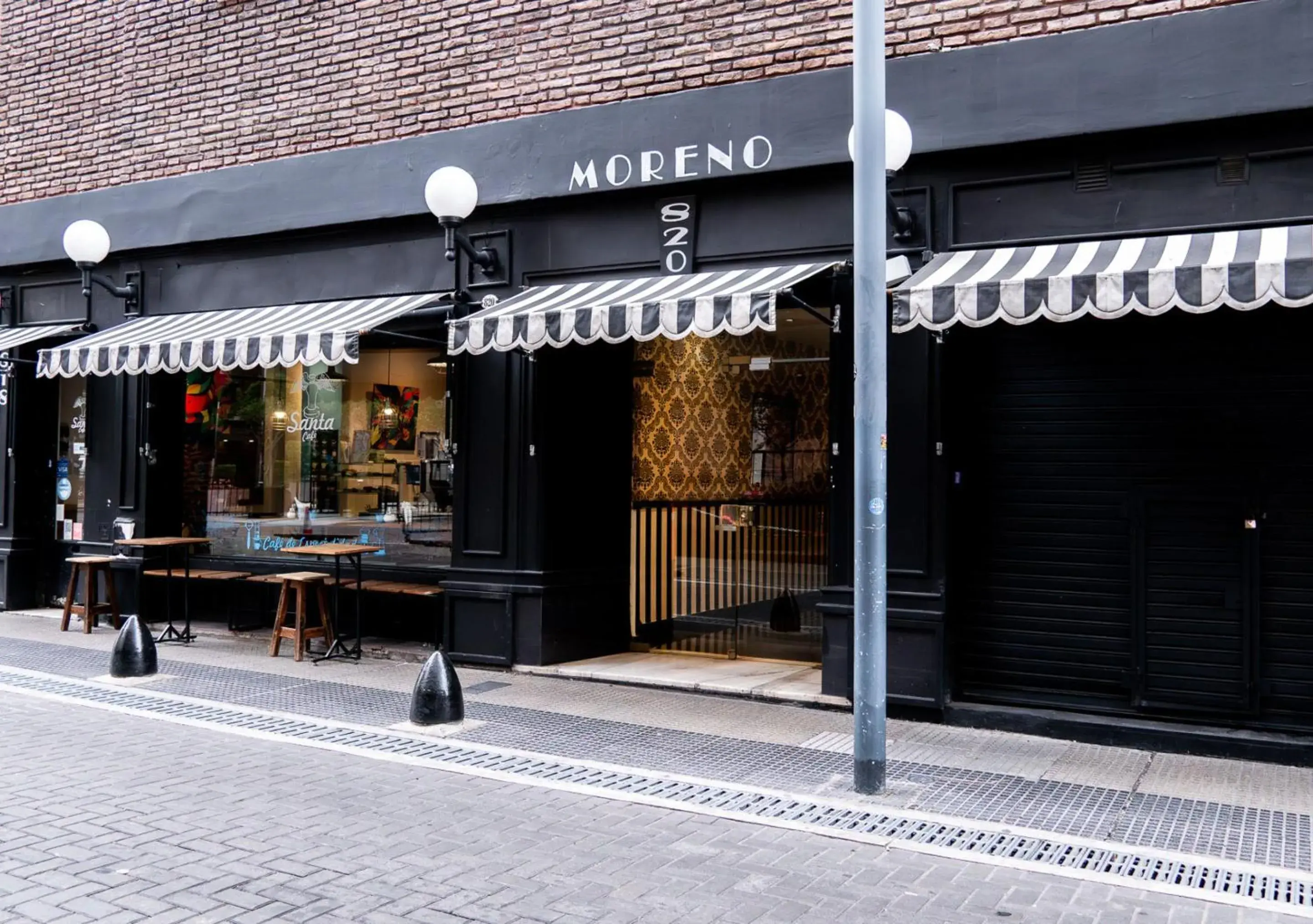 Property building in Moreno 820 by DOT Suites Property building in Moreno 820 by DOT Suites