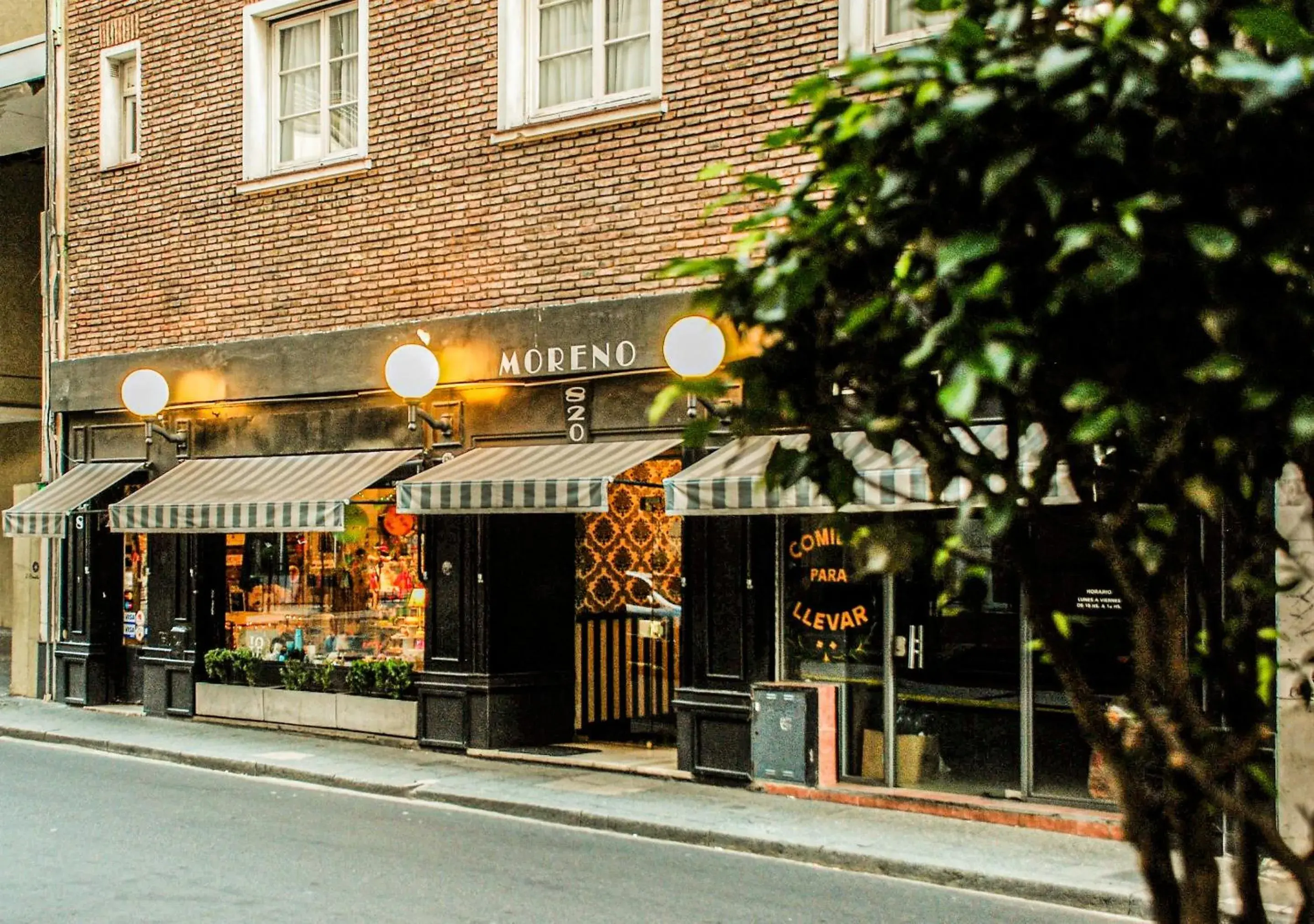 Property building in Moreno 820 by DOT Suites Property building in Moreno 820 by DOT Suites