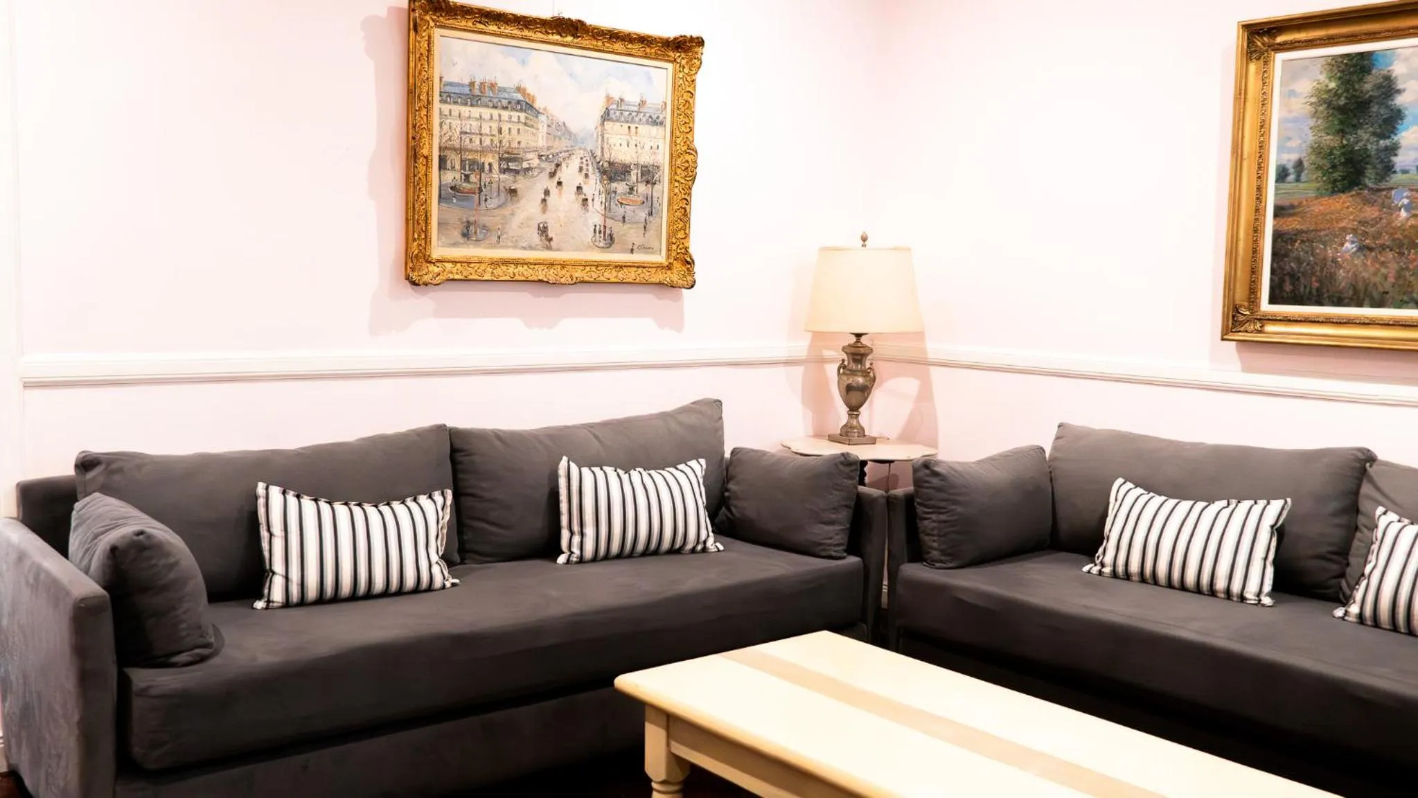 Living room in RentUp Suites - San Telmo, Moreno 820