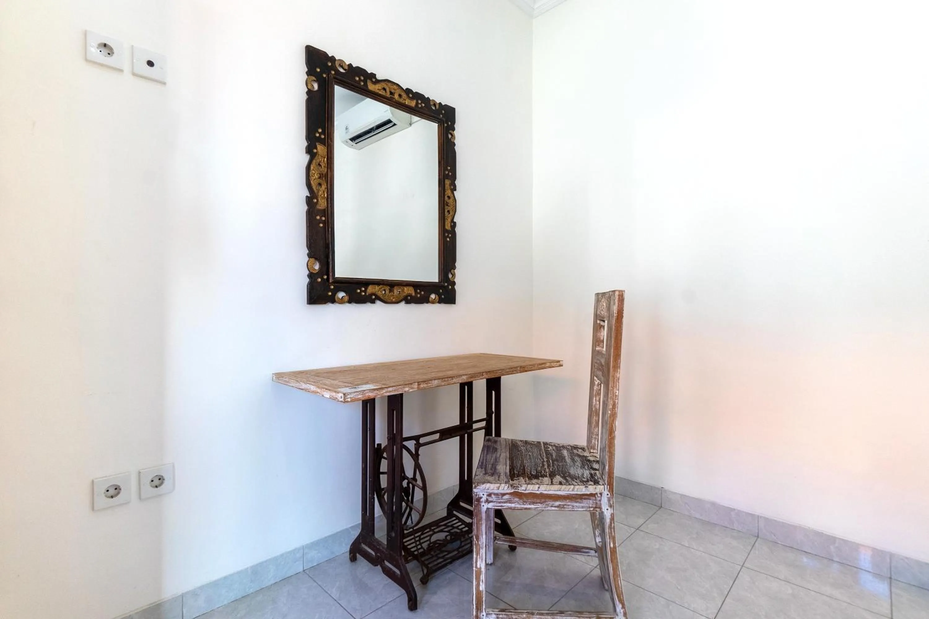 Bedroom in Azalea Homestay & Villa