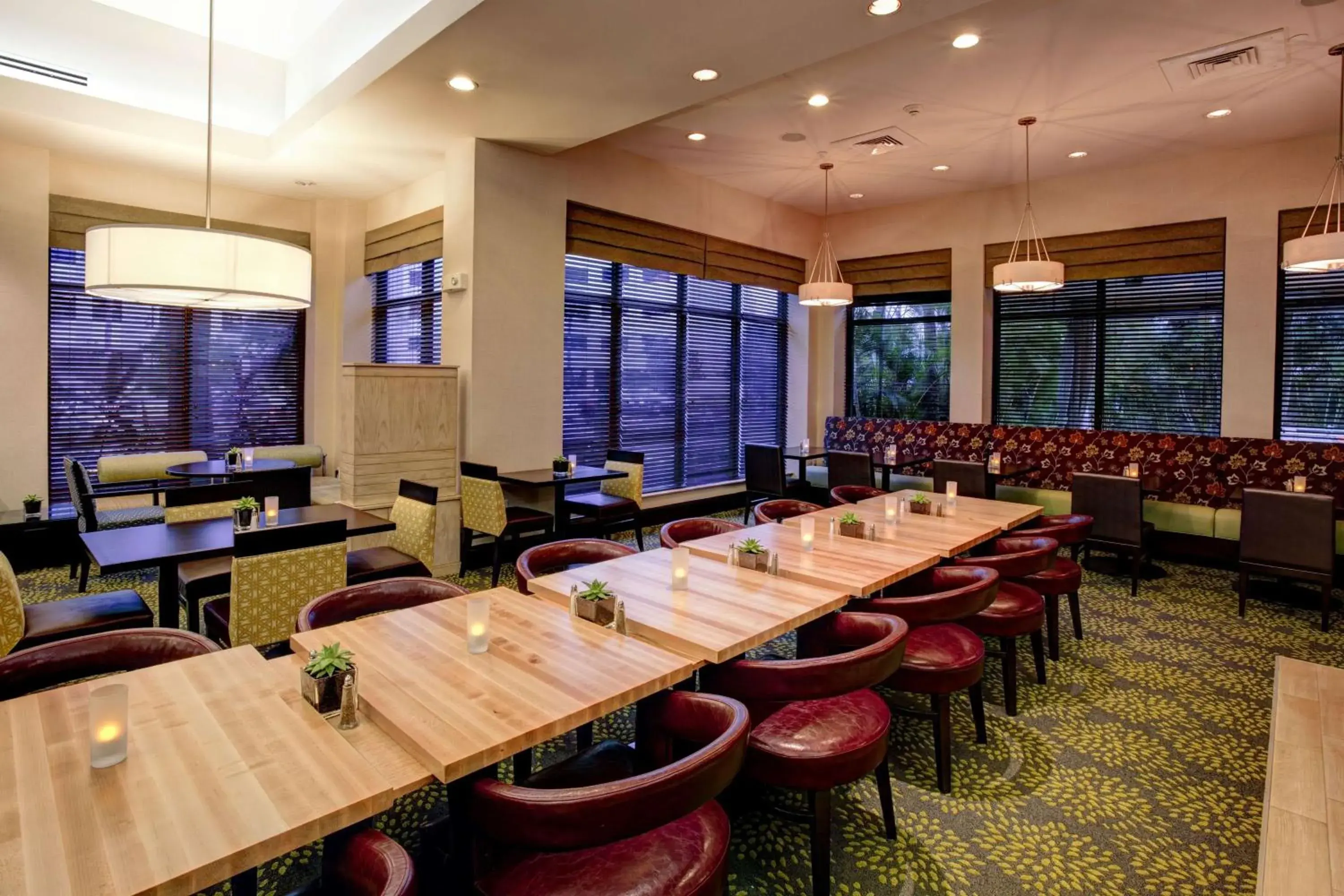 Restaurant/places to eat in Hilton Garden Inn West Palm Beach Airport Restaurant/places to eat in Hilton Garden Inn West Palm Beach Airport