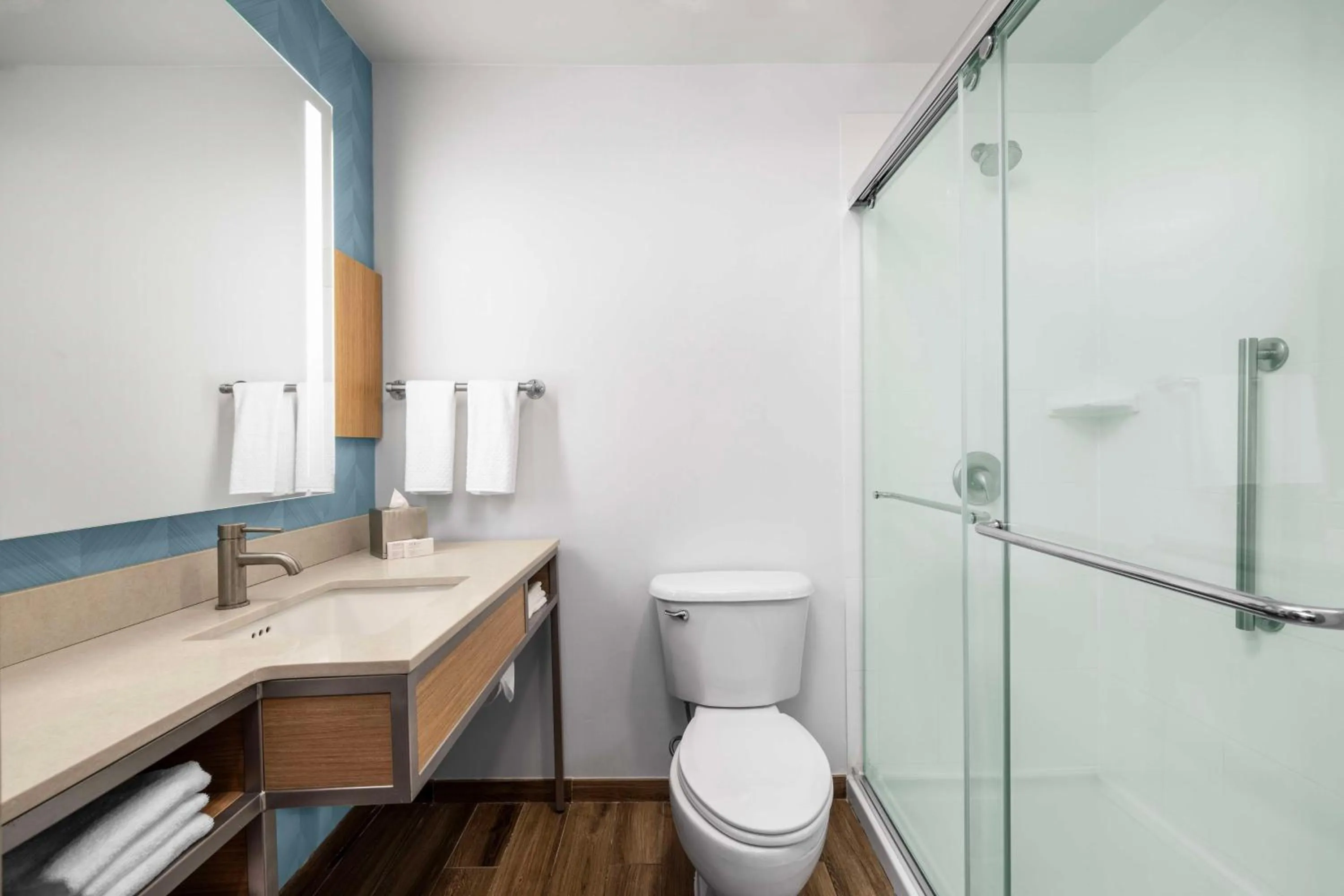 Bathroom in Hilton Garden Inn West Palm Beach Airport