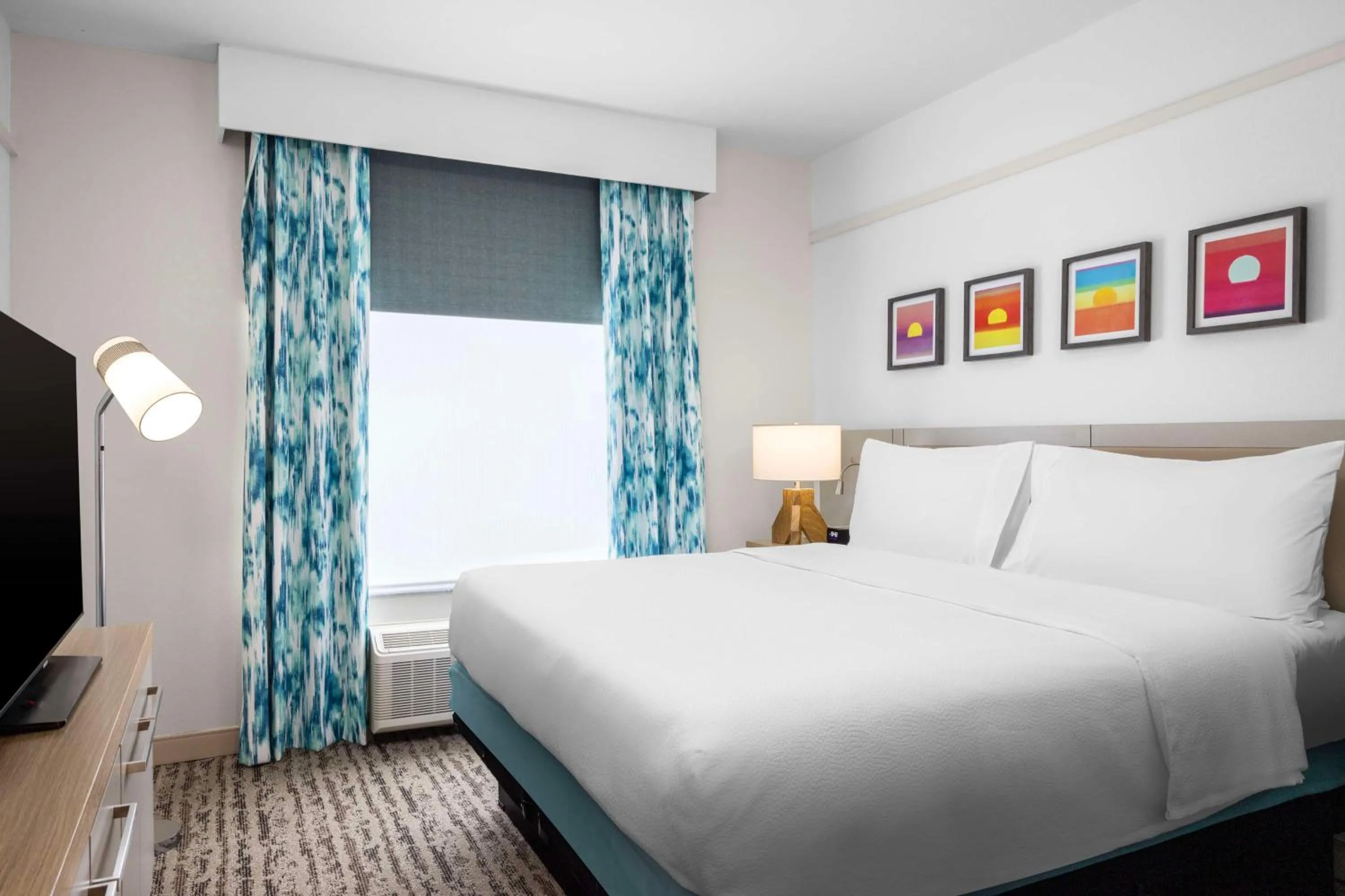 Bed in Hilton Garden Inn West Palm Beach Airport