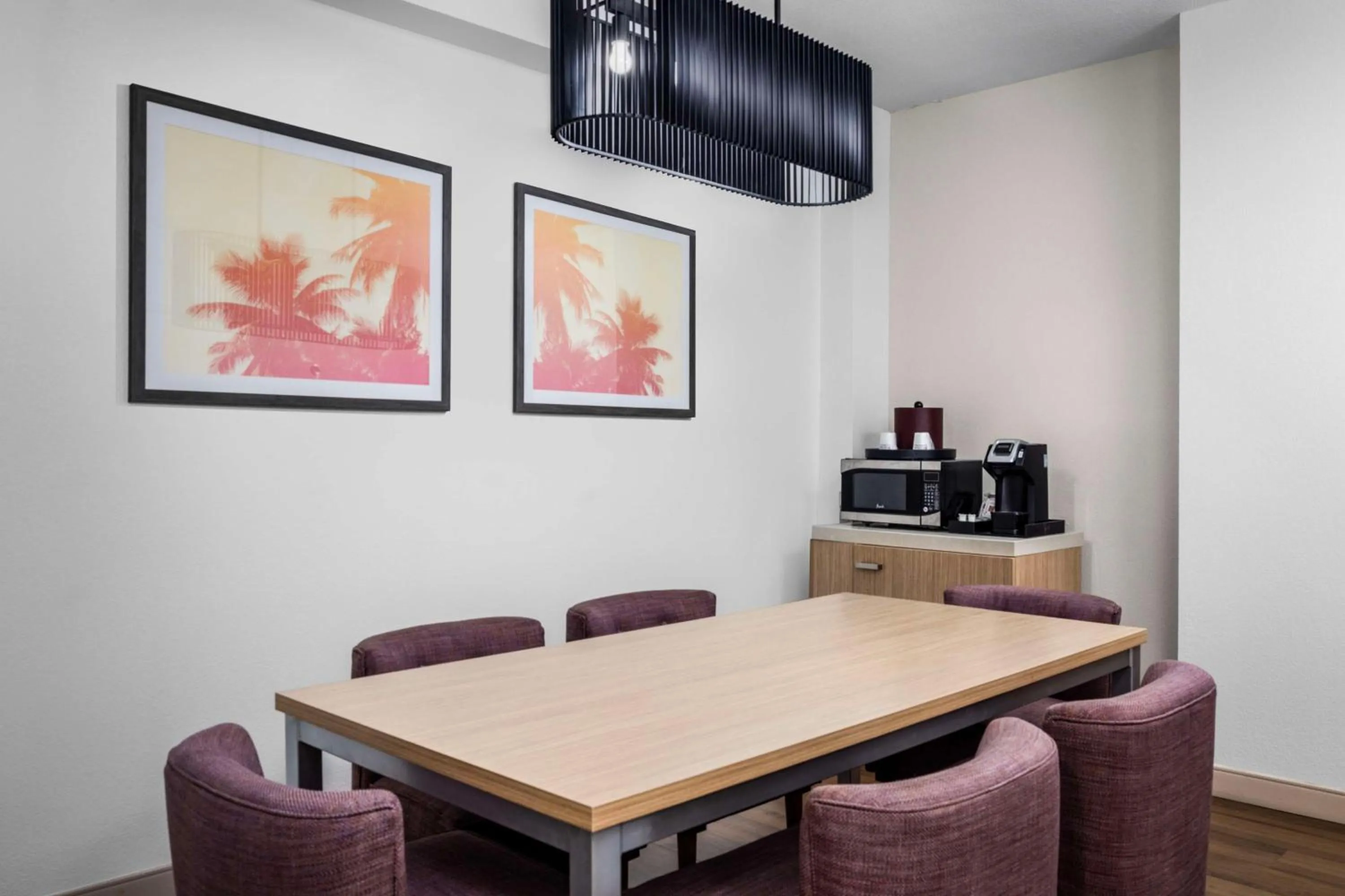 Photo of the whole room in Hilton Garden Inn West Palm Beach Airport