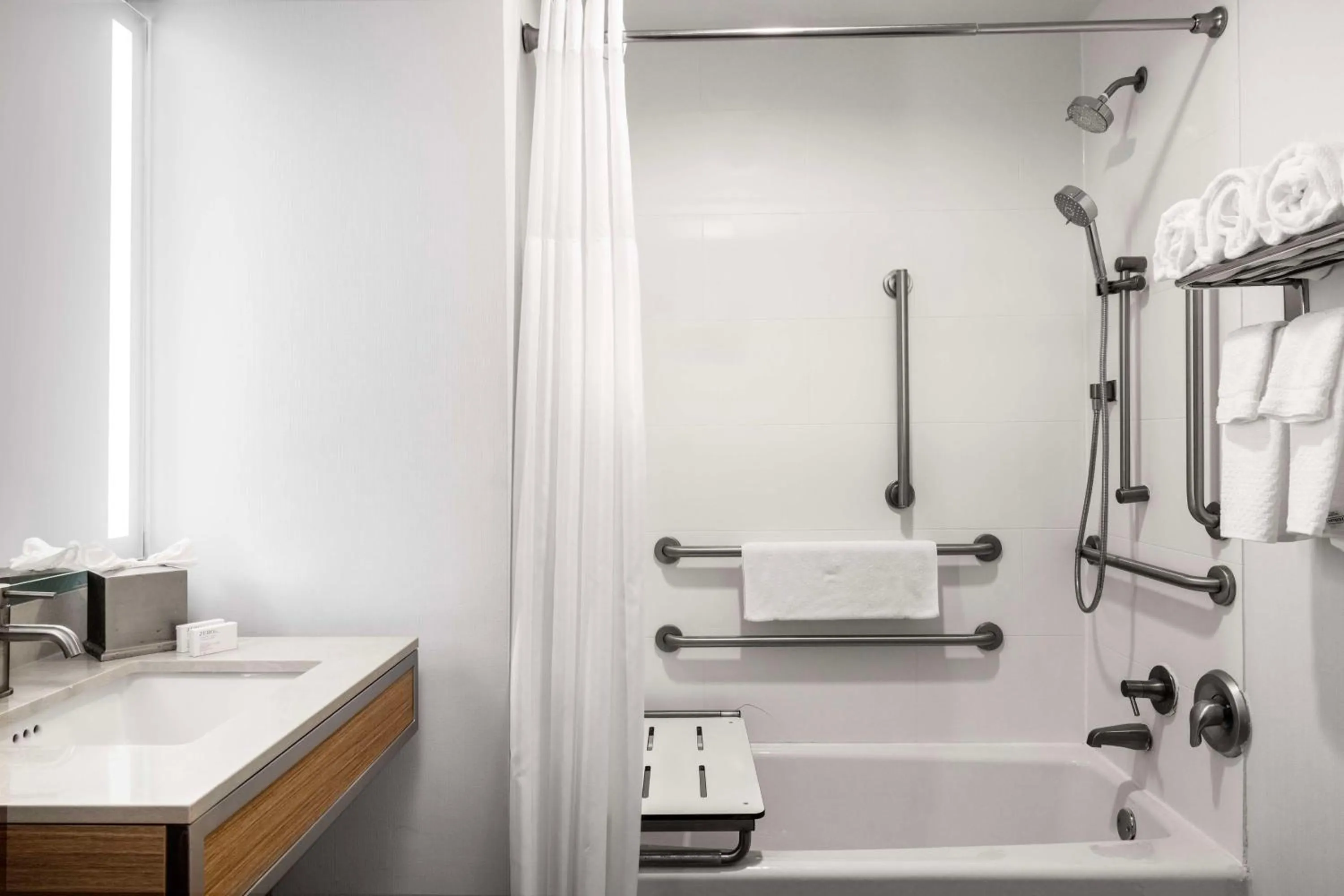 Bathroom in Hilton Garden Inn West Palm Beach Airport