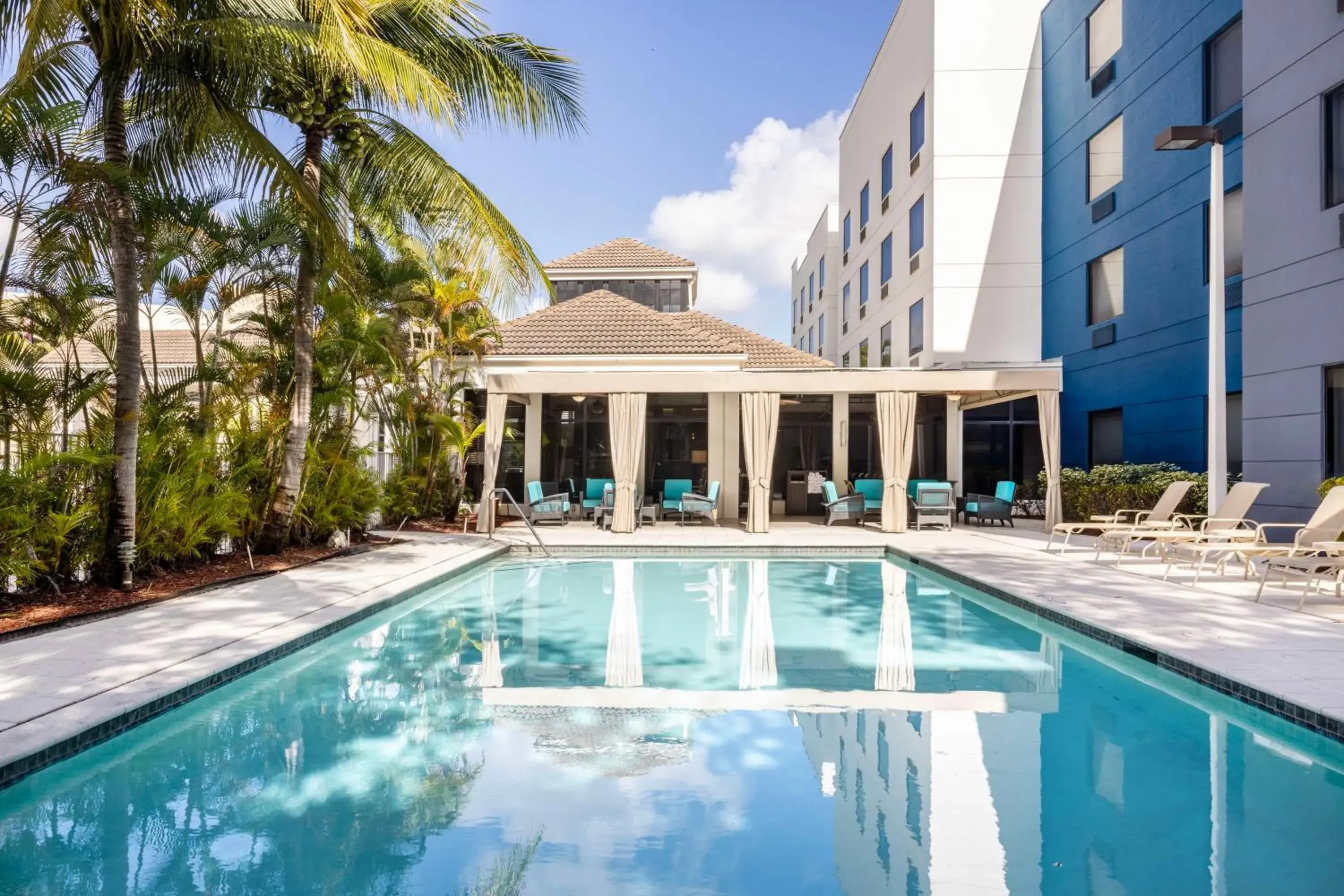 Pool view in Hilton Garden Inn West Palm Beach Airport Pool view in Hilton Garden Inn West Palm Beach Airport