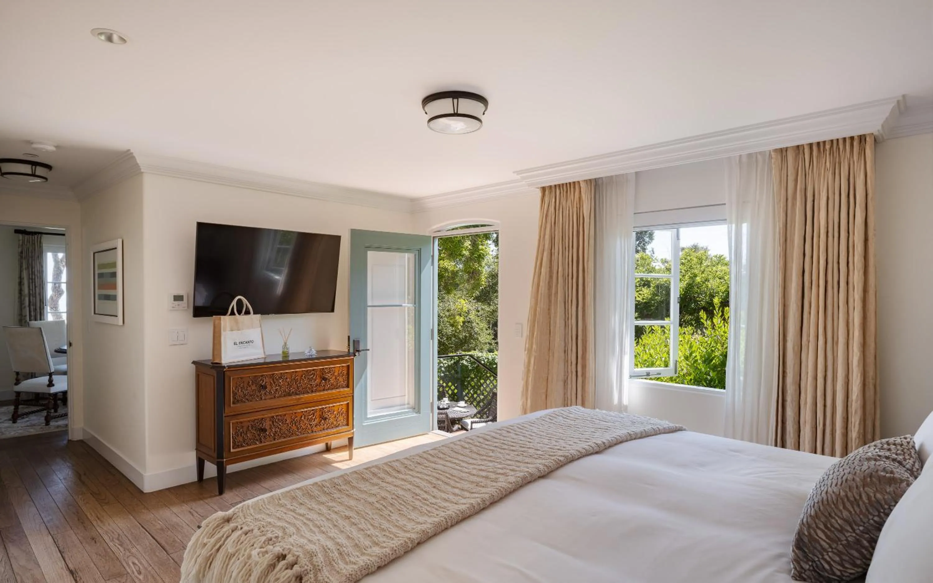 Bedroom, Bed in El Encanto Santa Barbara