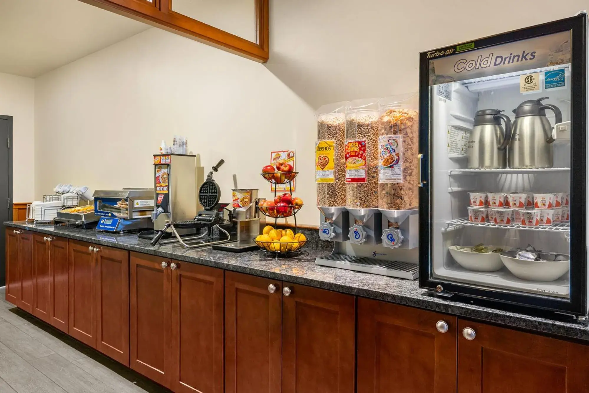 Buffet breakfast in The INN at Gig Harbor Buffet breakfast in The INN at Gig Harbor