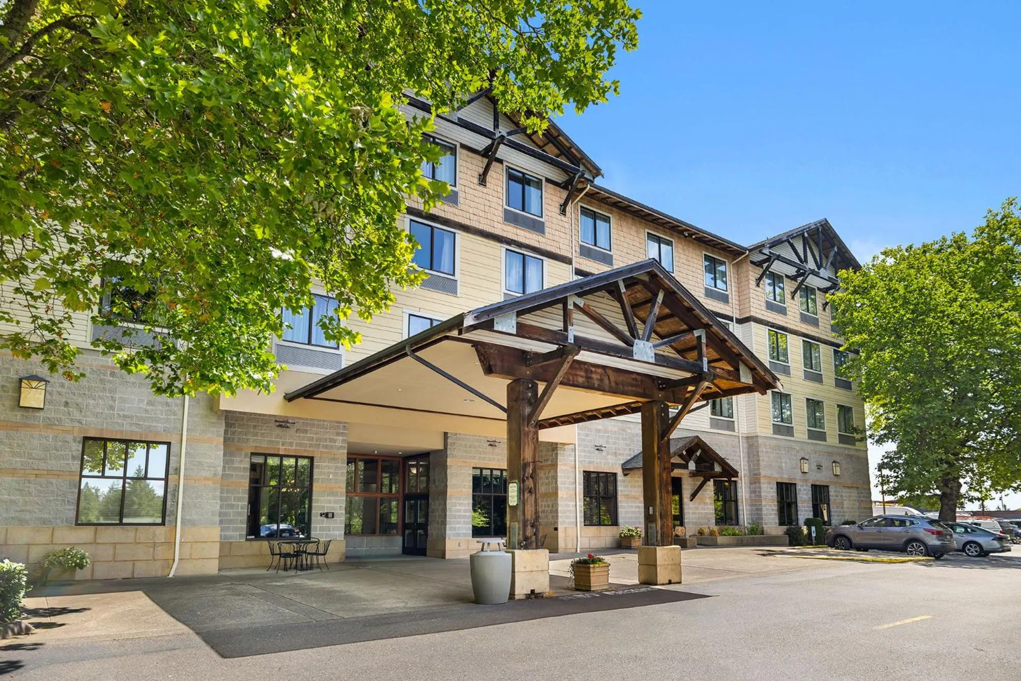 Property building in The INN at Gig Harbor